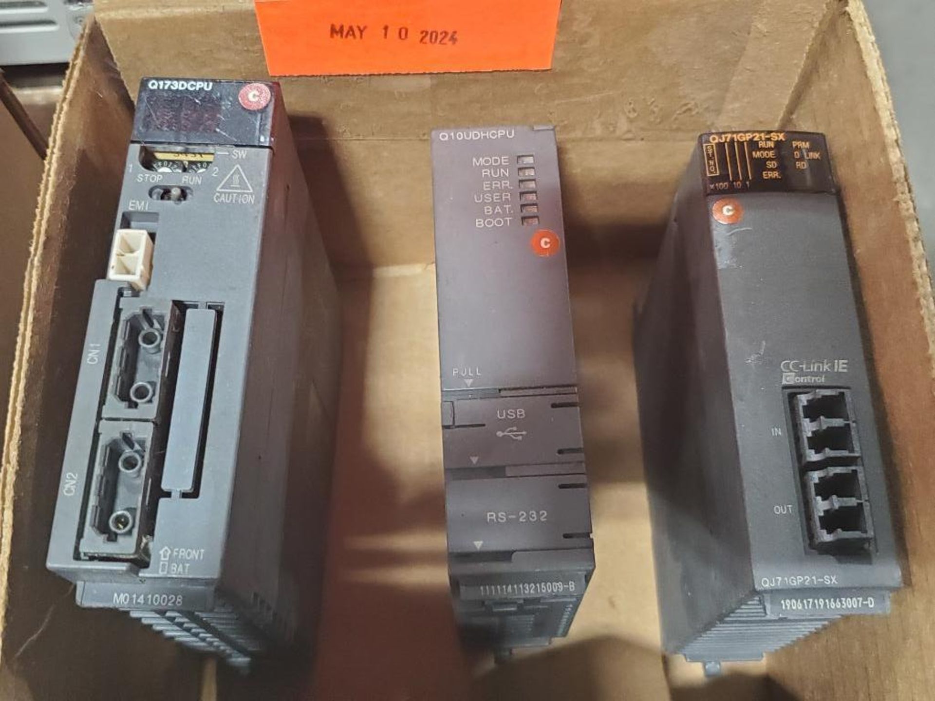 Assorted Mitsubishi control modules. - Bild 2 aus 14