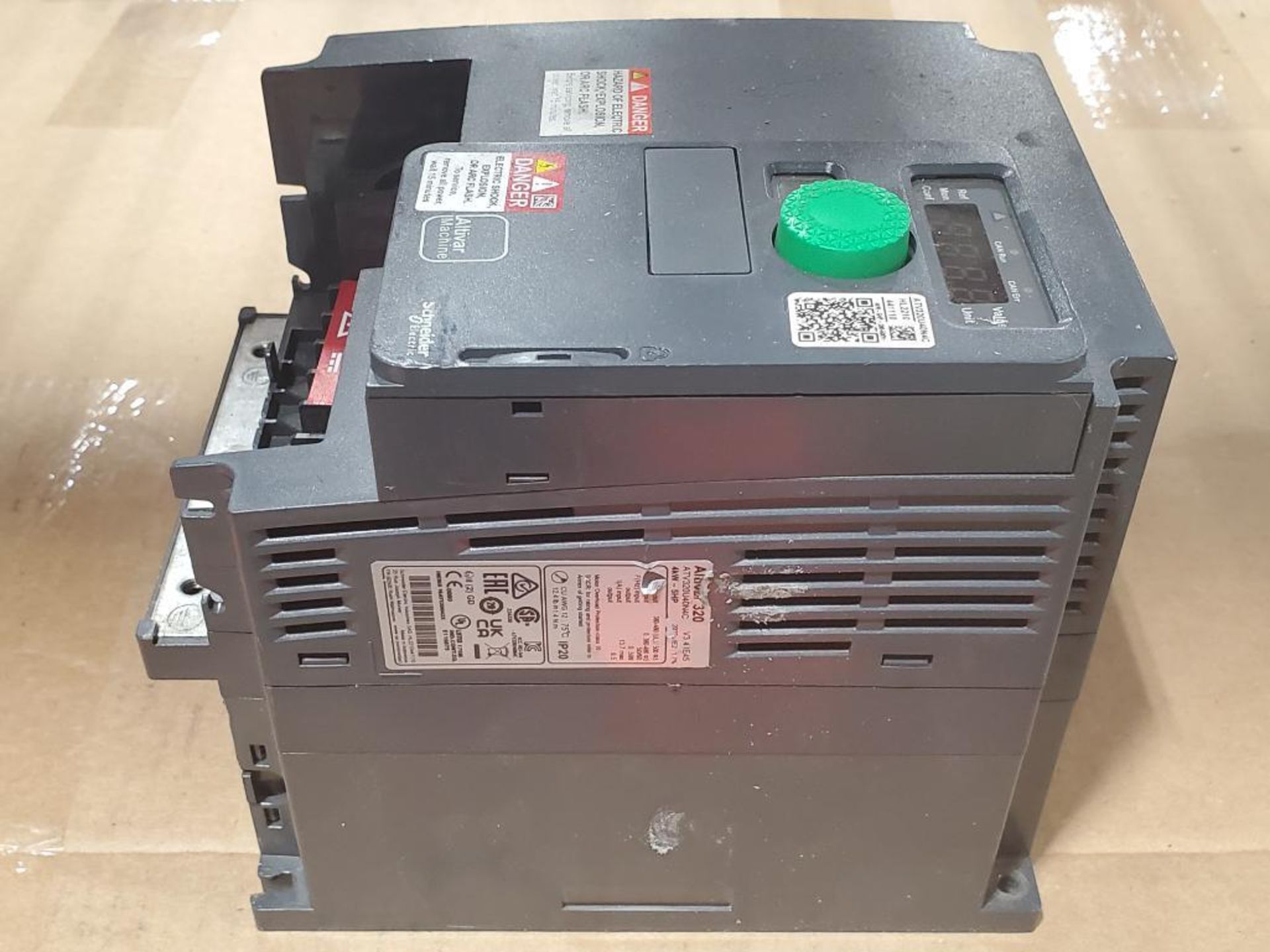 Schneider Electric Altivar 320 drive. ATV320U40N4C. - Image 8 of 8