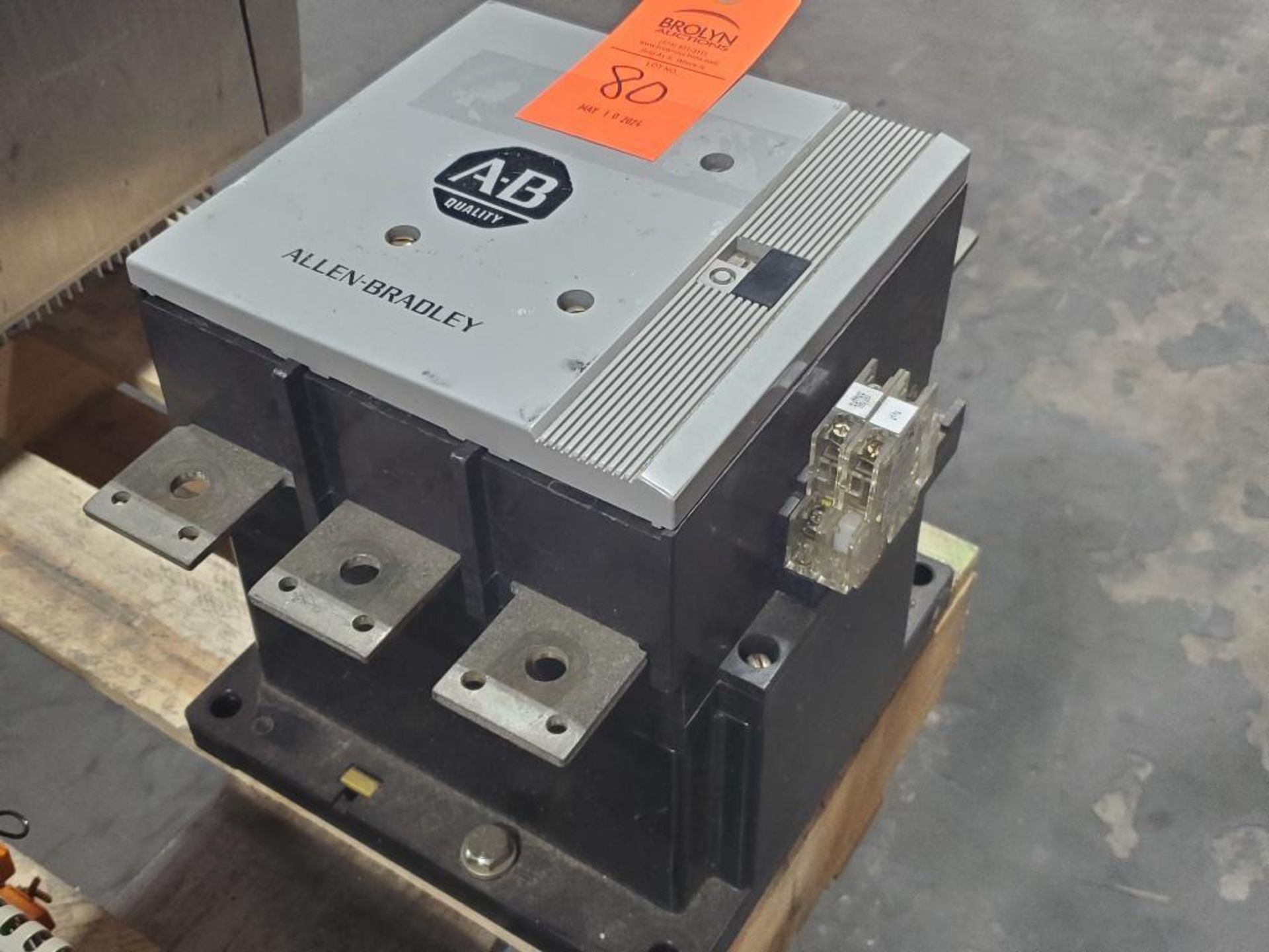 Allen Bradley 100-B600N*3 608AMP motor contactor.