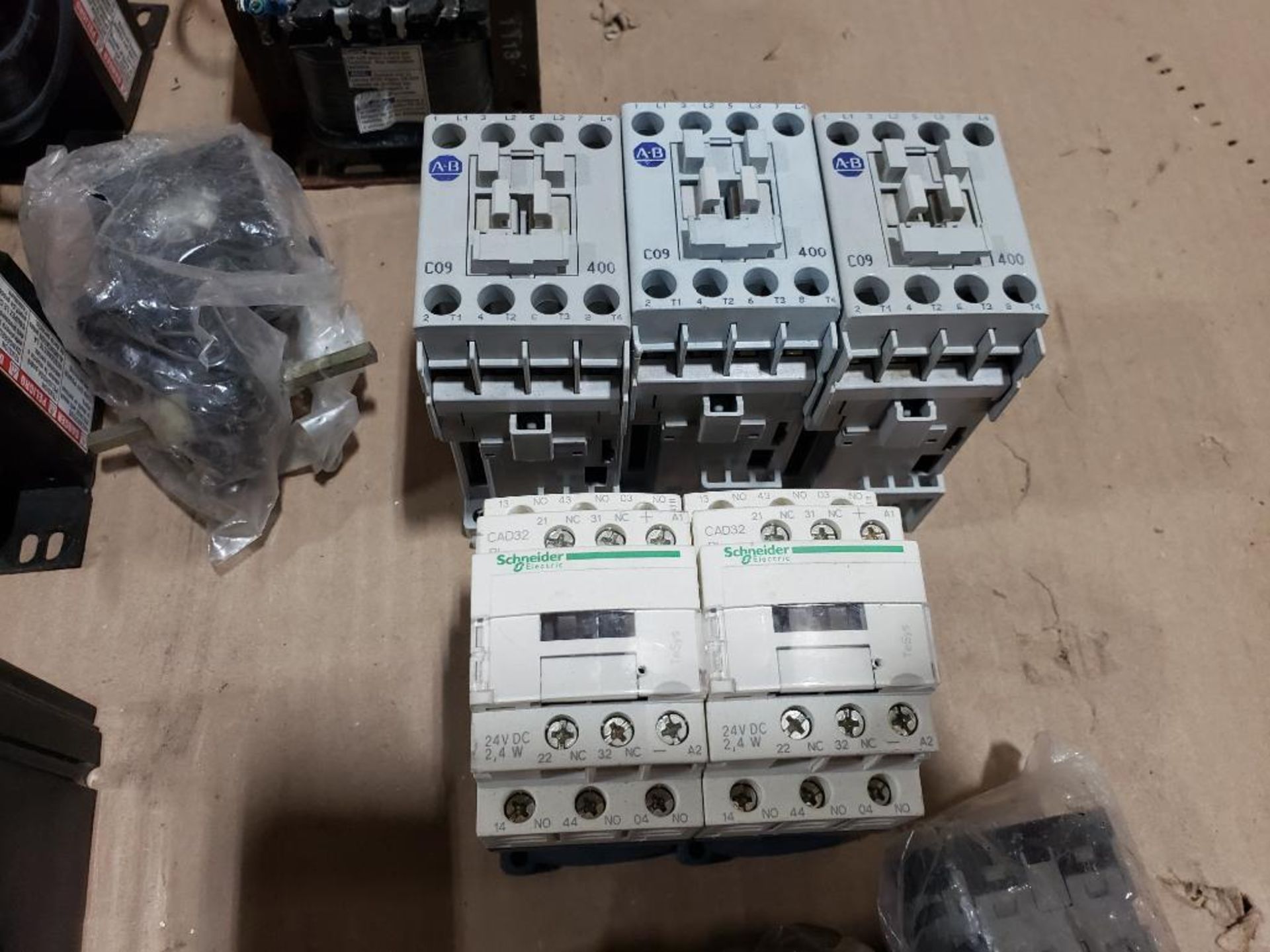 Assorted electrical contactor, breaker, transformer. Square-D, Allen Bradley, Mitsubishi. - Image 4 of 7