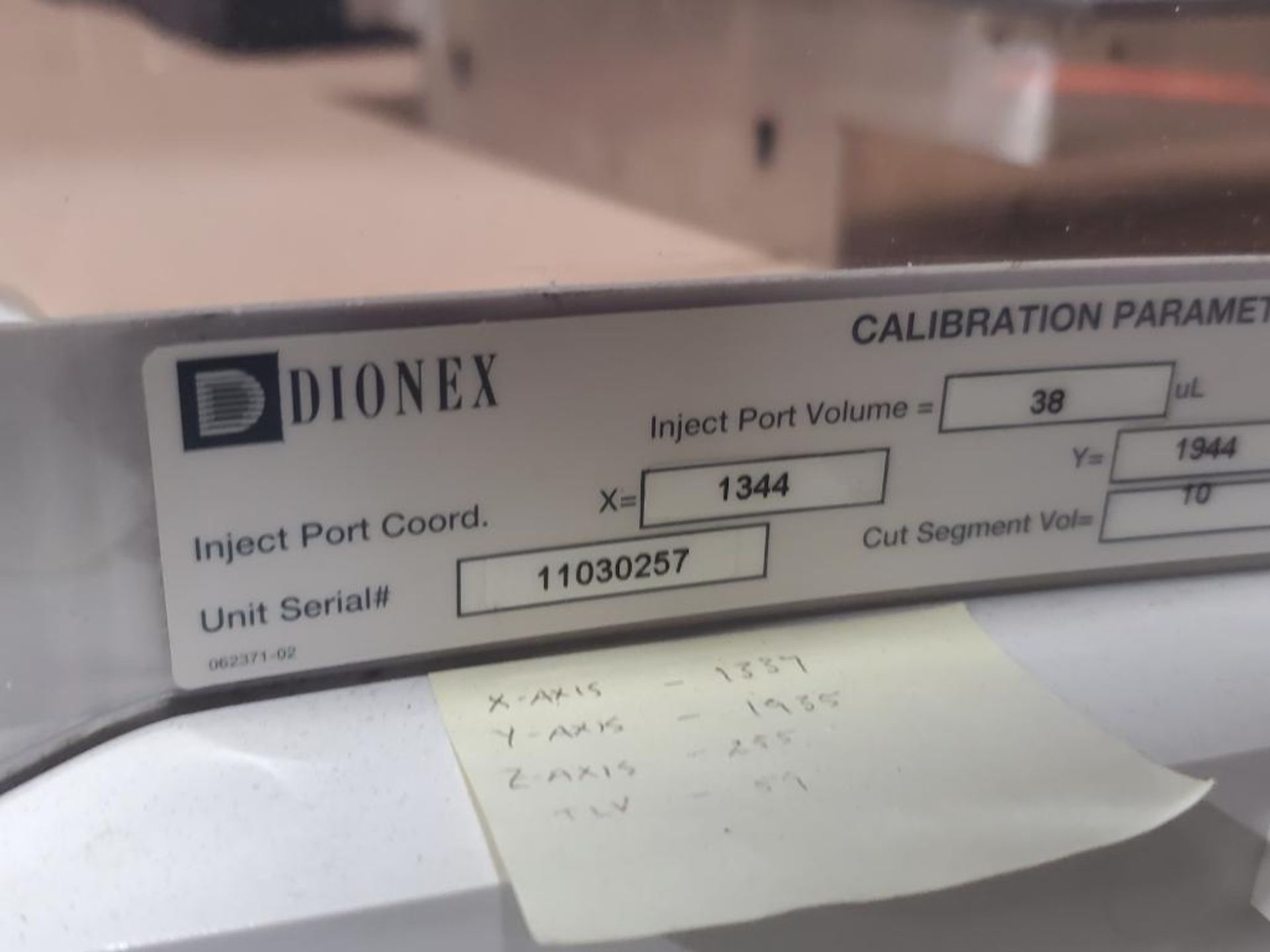 Dionex AS-1 autosampler. P/N: 061775. - Image 4 of 13