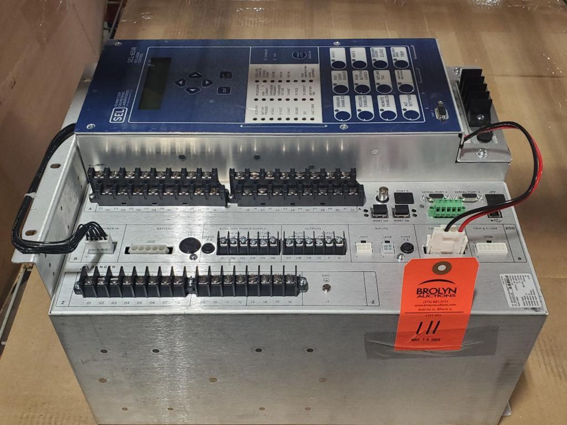 SEL Schweitzer Engineering Laboratories SEL-651R recloser control. 0651R21VXDG8AF11X3XXXX.