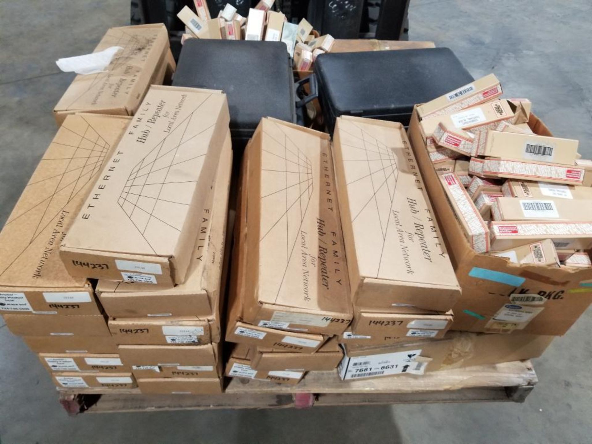 Pallet of assorted parts and hardware. - Image 9 of 12
