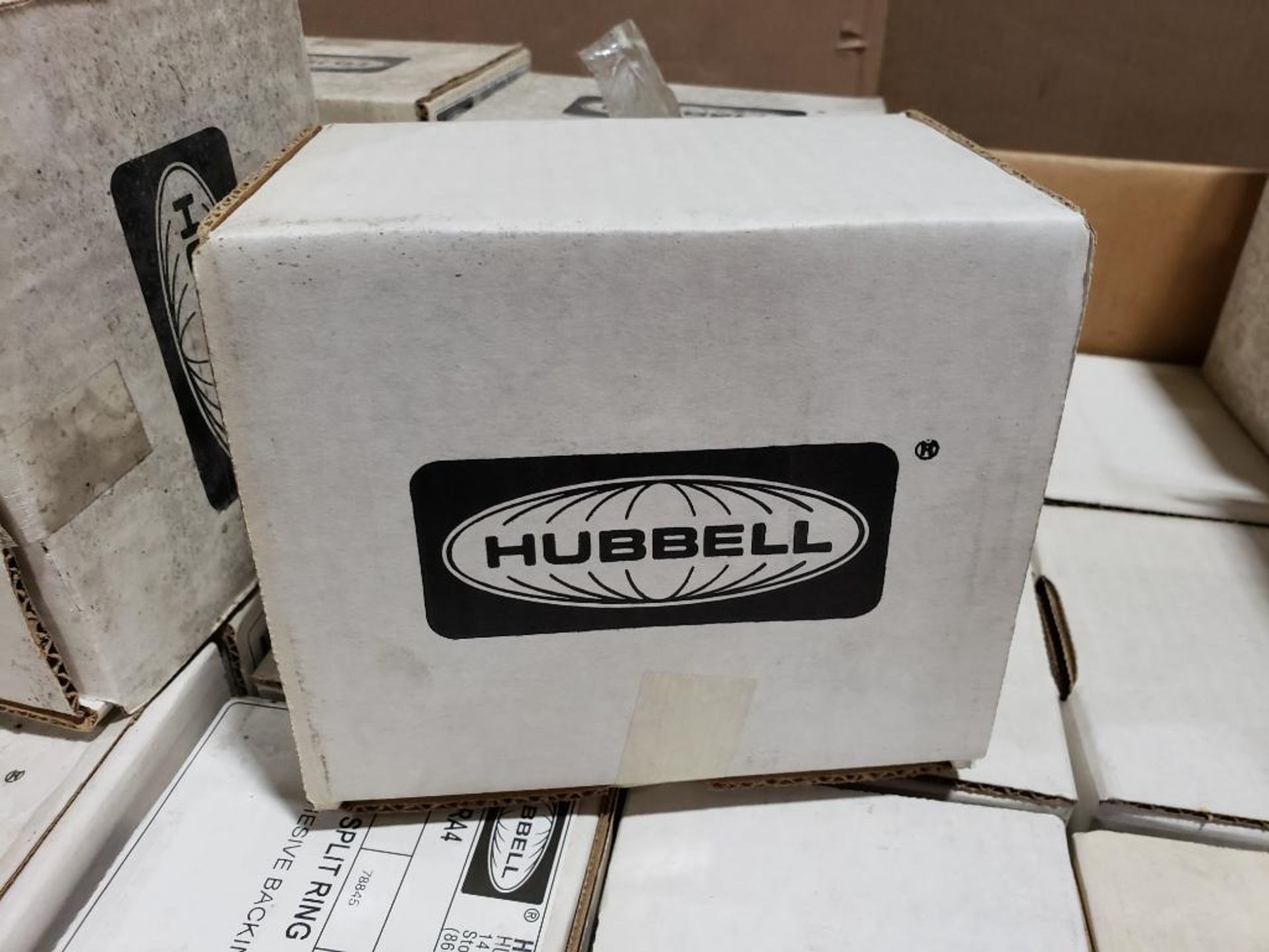 Qty 40 - Hubbell MCCPSRA4 plastic split ring pack of 4 box. - Image 2 of 3