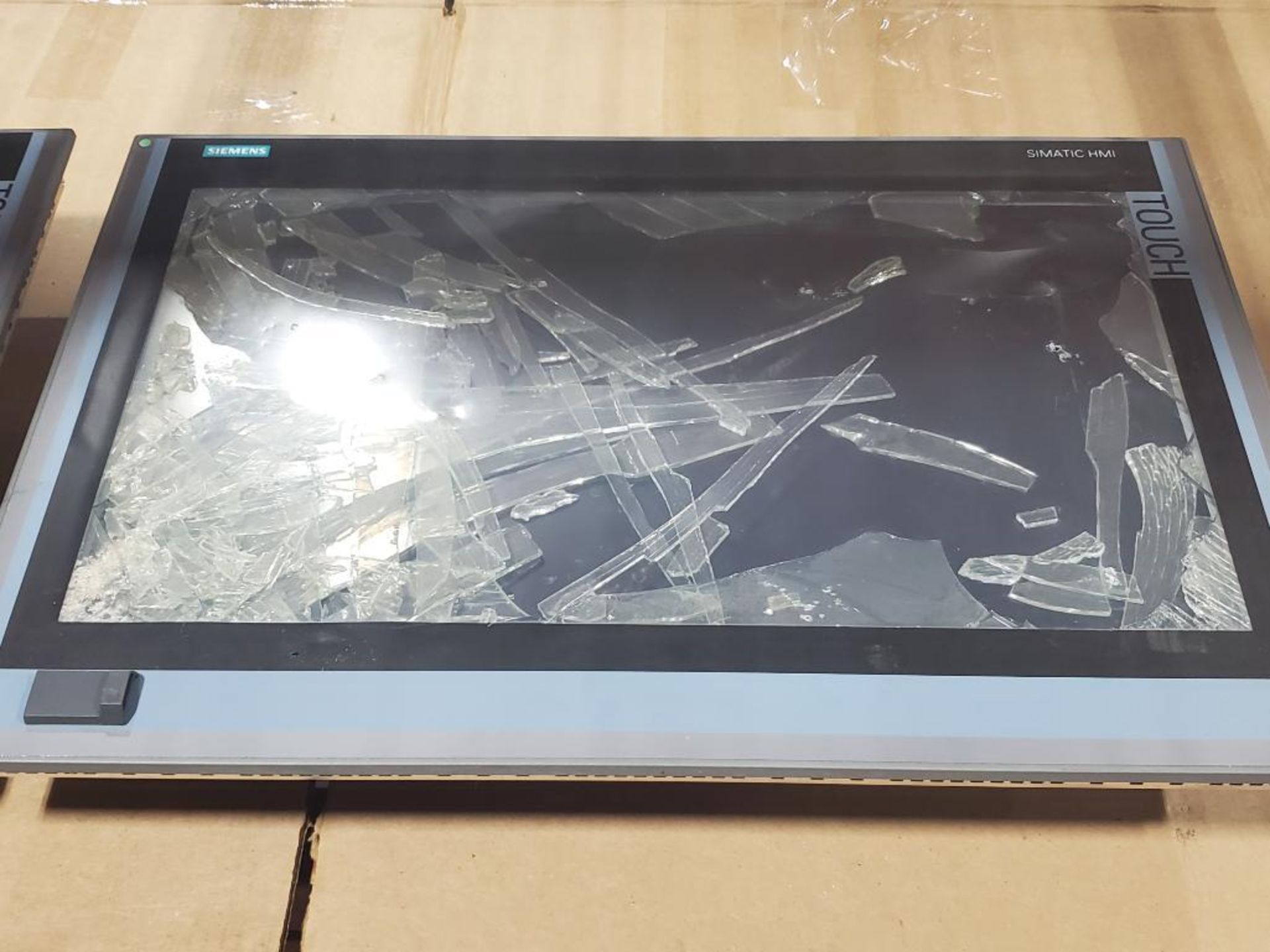 *Parts / Repairable* - Qty 2 - Siemens touch panels. - Image 2 of 10