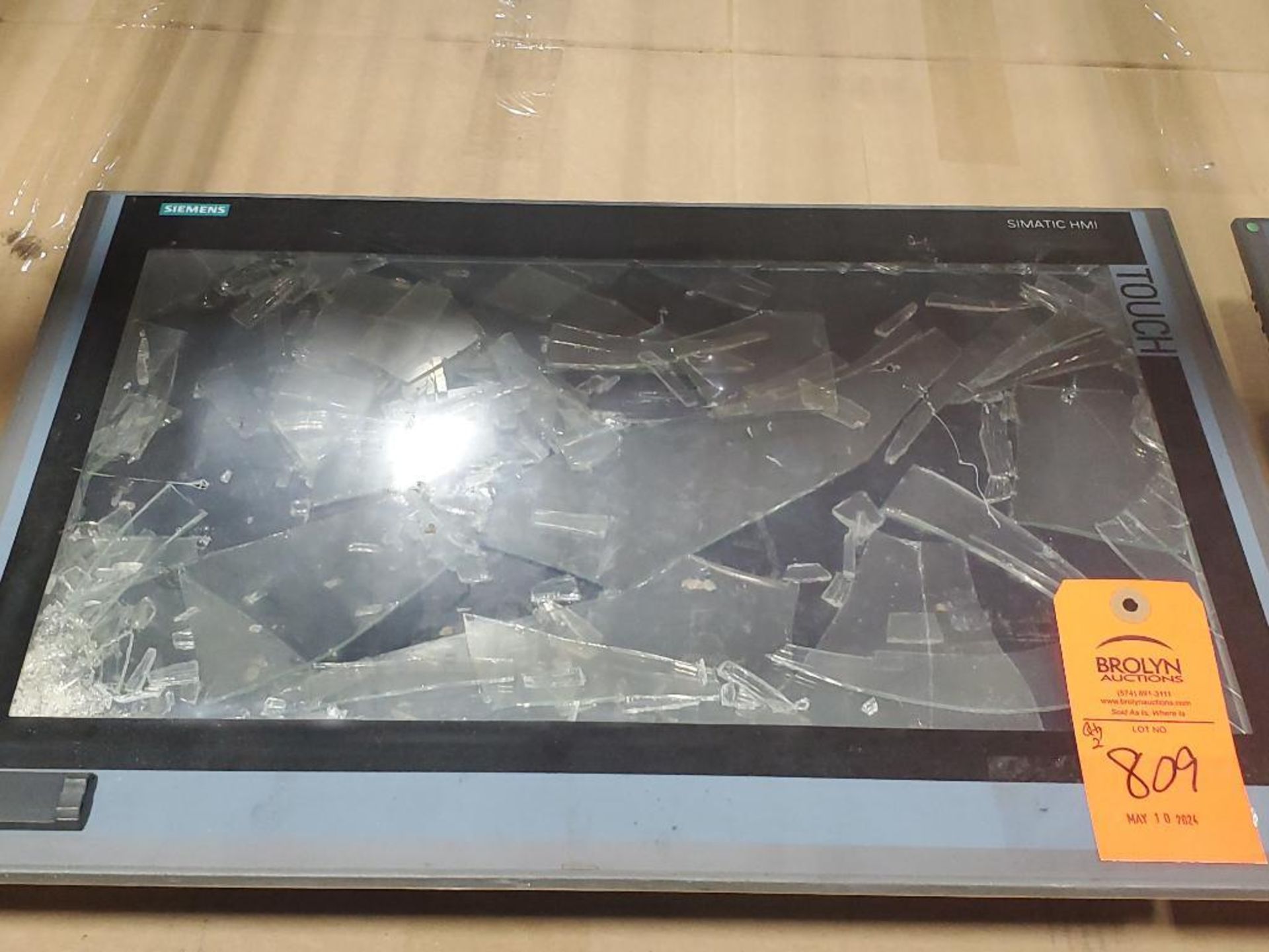 *Parts / Repairable* - Qty 2 - Siemens touch panels. - Image 3 of 10
