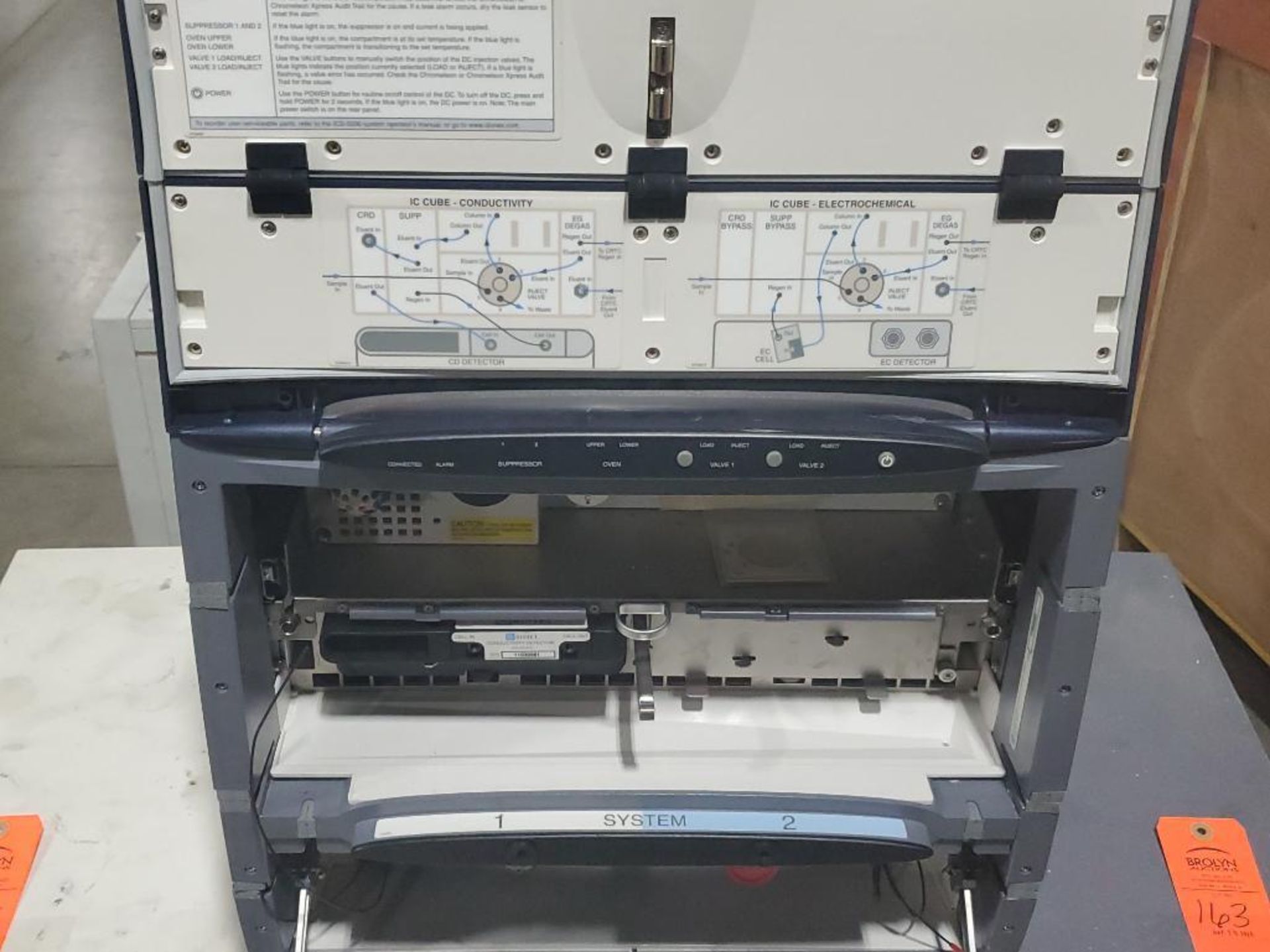 Dionex Model ICS-5000 Ion Chromatography System. - Image 5 of 12