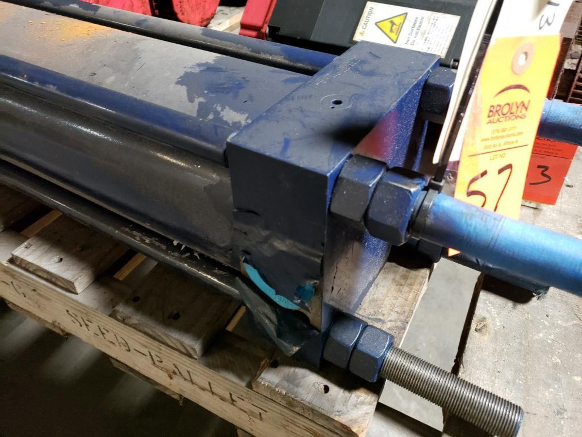 Hydraulic cylinder. - Image 2 of 4