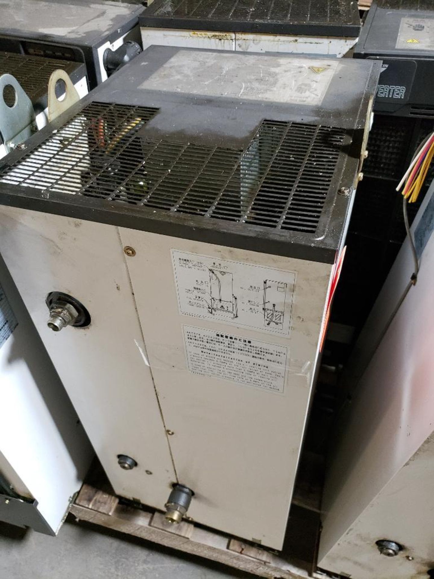 Daikin oil cooling unit. Model AKZ328-D184A-N01. - Image 2 of 3