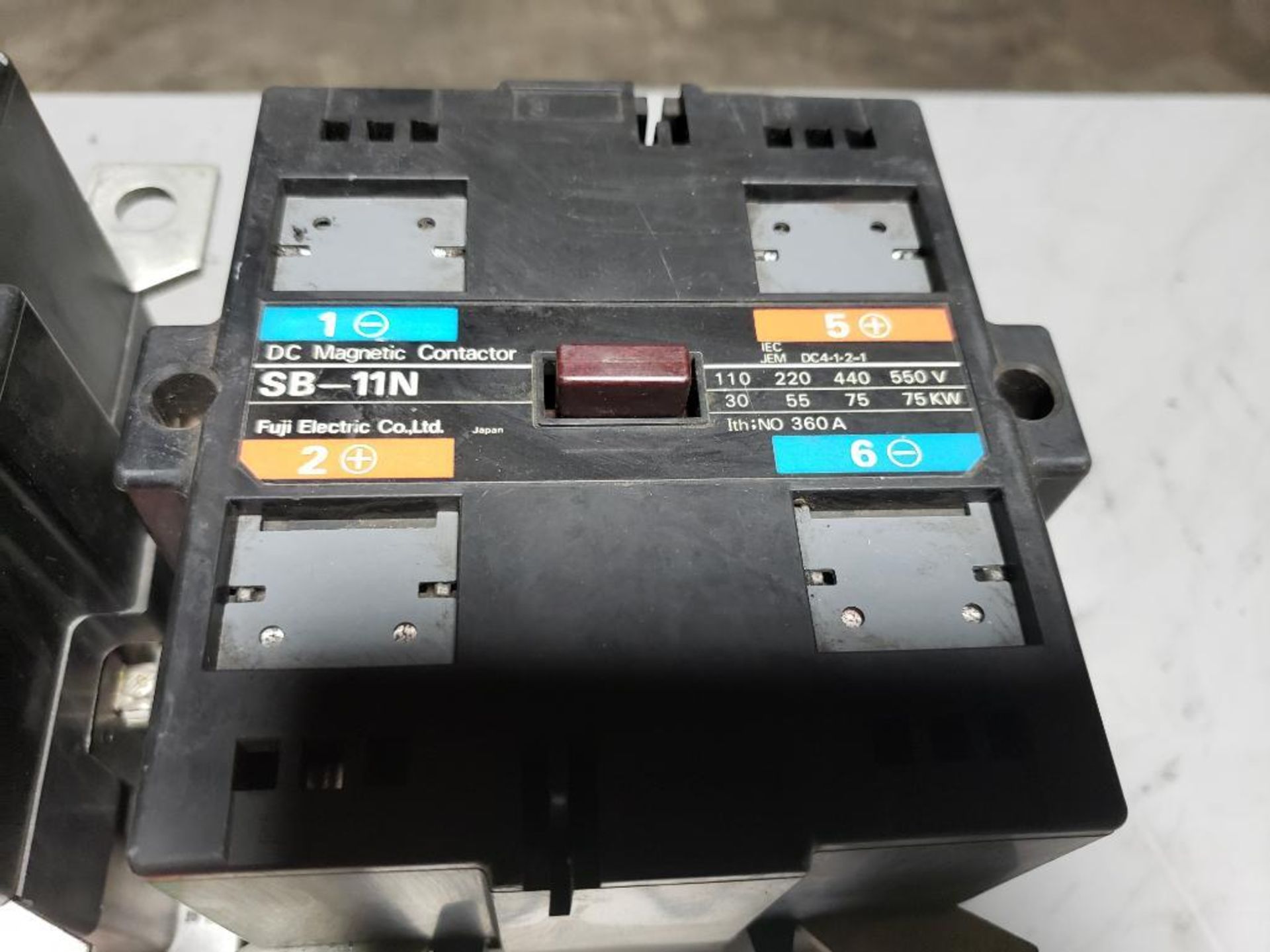 Qty 2 - Fuji contactor. Part number SB-11N. - Image 4 of 5
