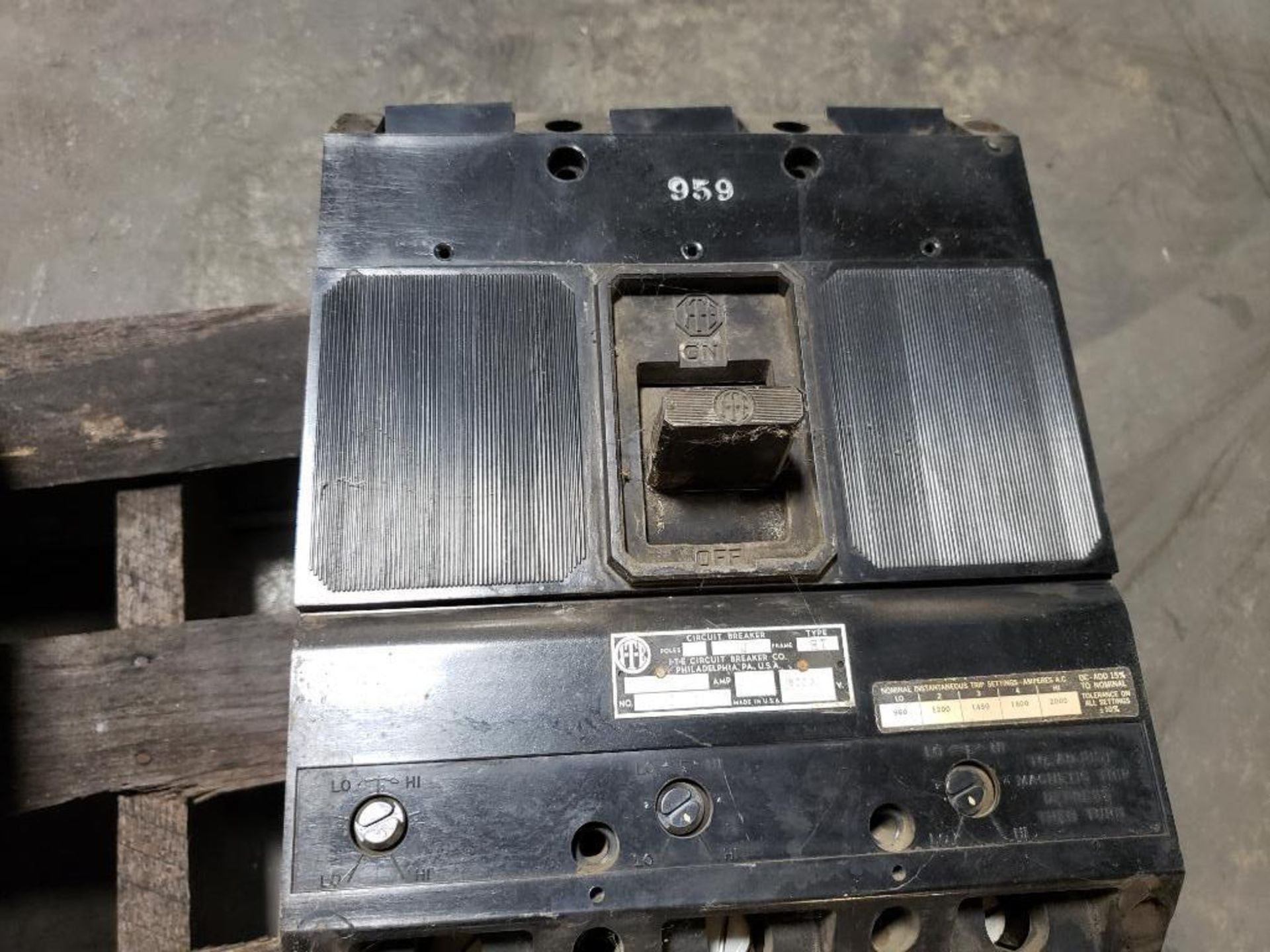 Qty 4 - ITE 3 pole J frame type ET molded case breaker. - Image 8 of 9