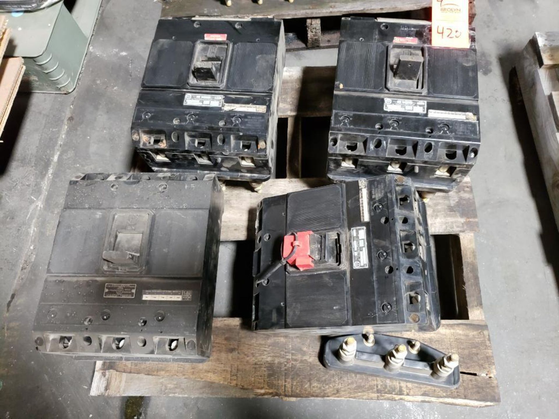 Qty 4 - ITE 3 pole J frame type ET molded case breaker. - Image 6 of 6