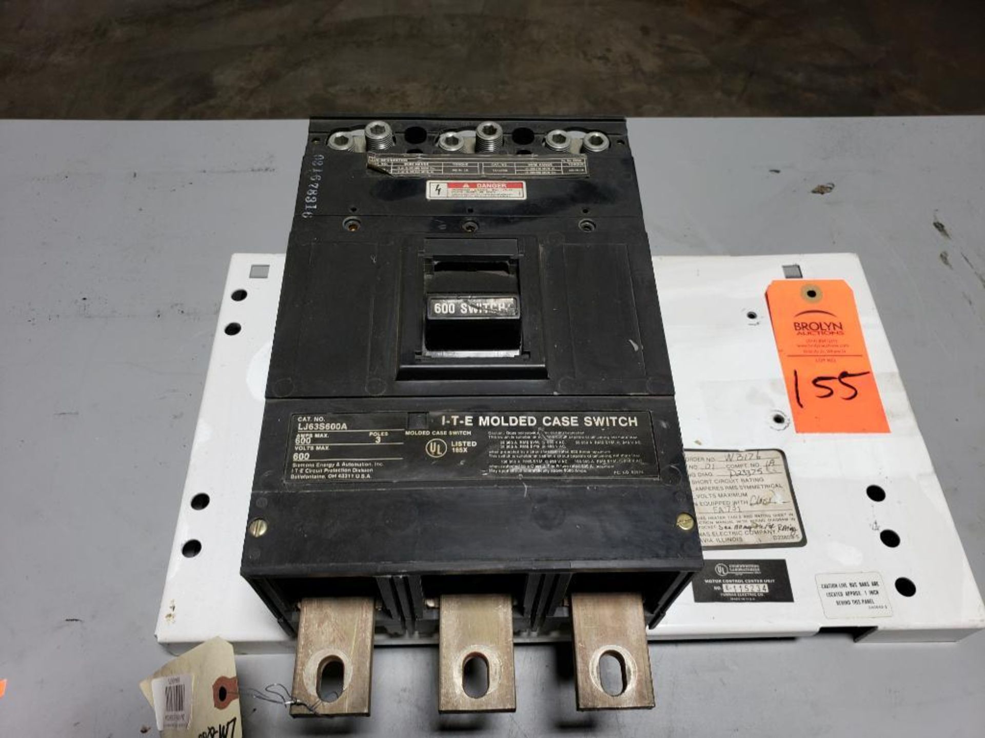 600 amp ITE molded case breaker. Catalog LJ63S600A.