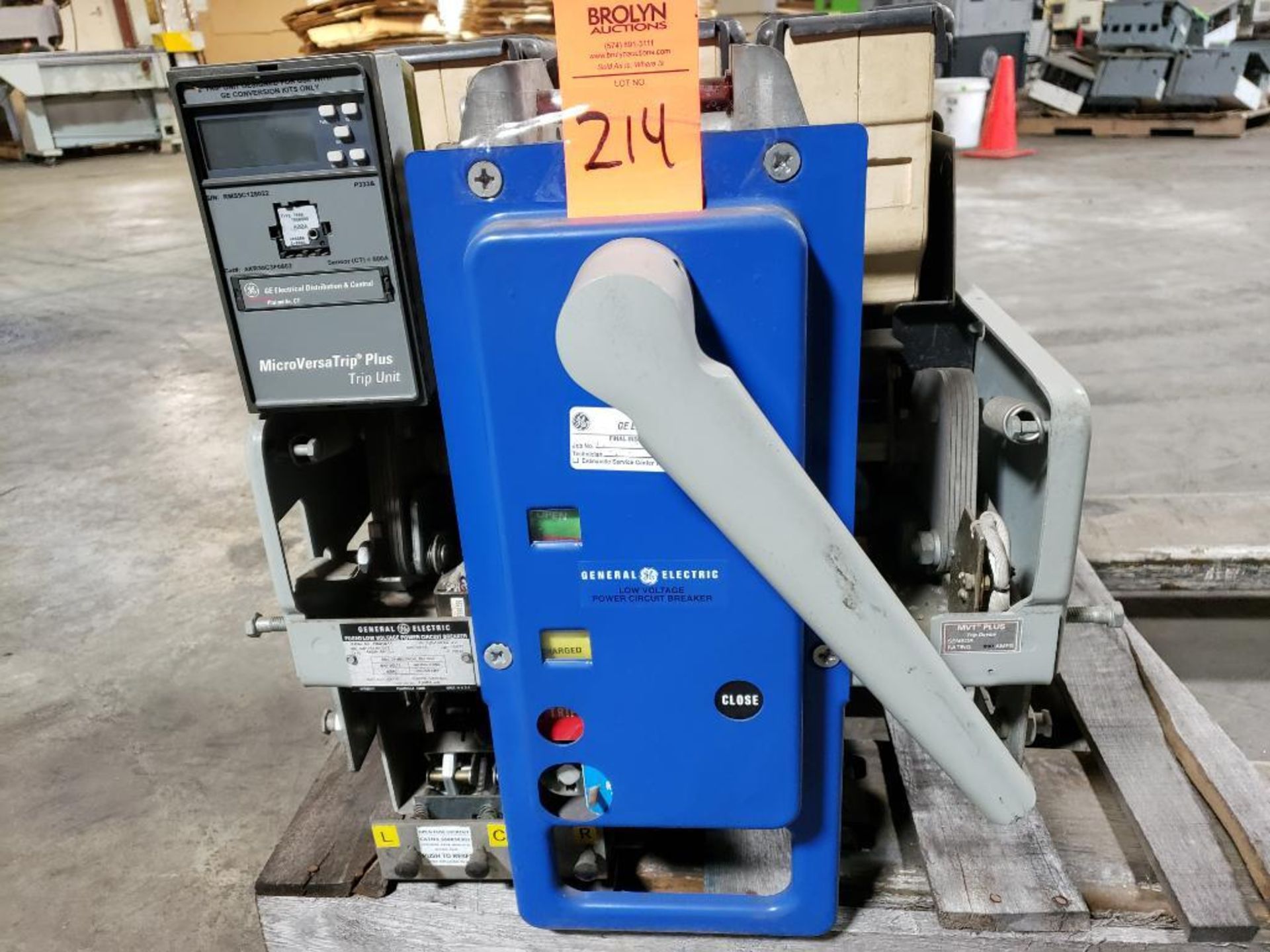 800 amp GE circuit breaker. Type AKRU-4A-30. - Image 17 of 17