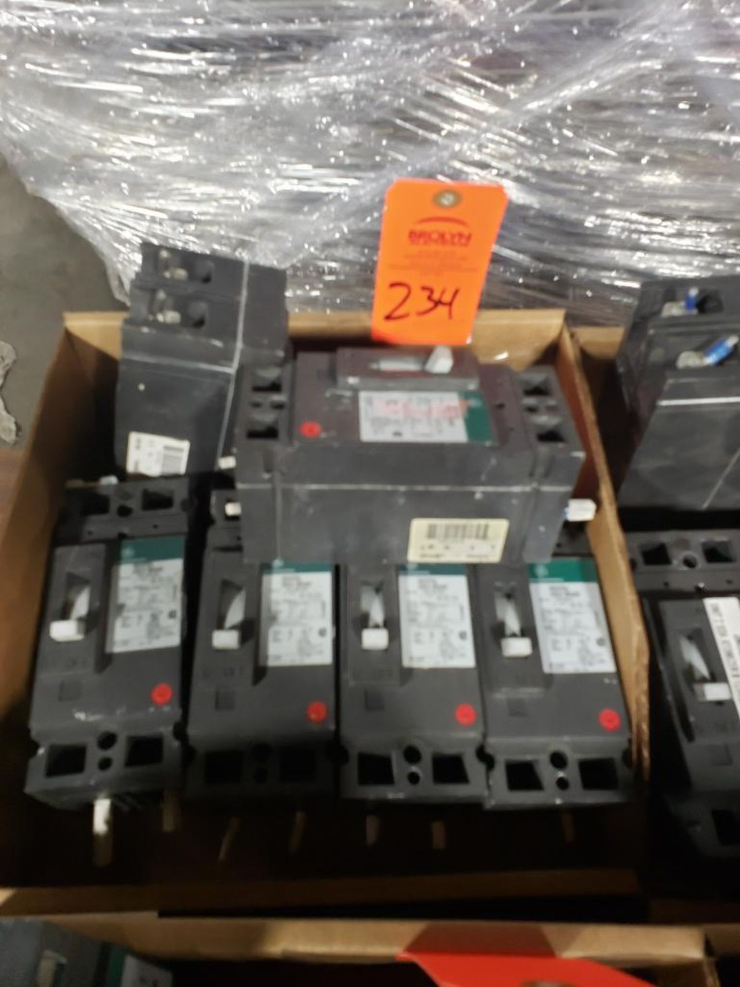 Qty 7 - GE molded case circuit breaker. Catalog TEB122015WL.