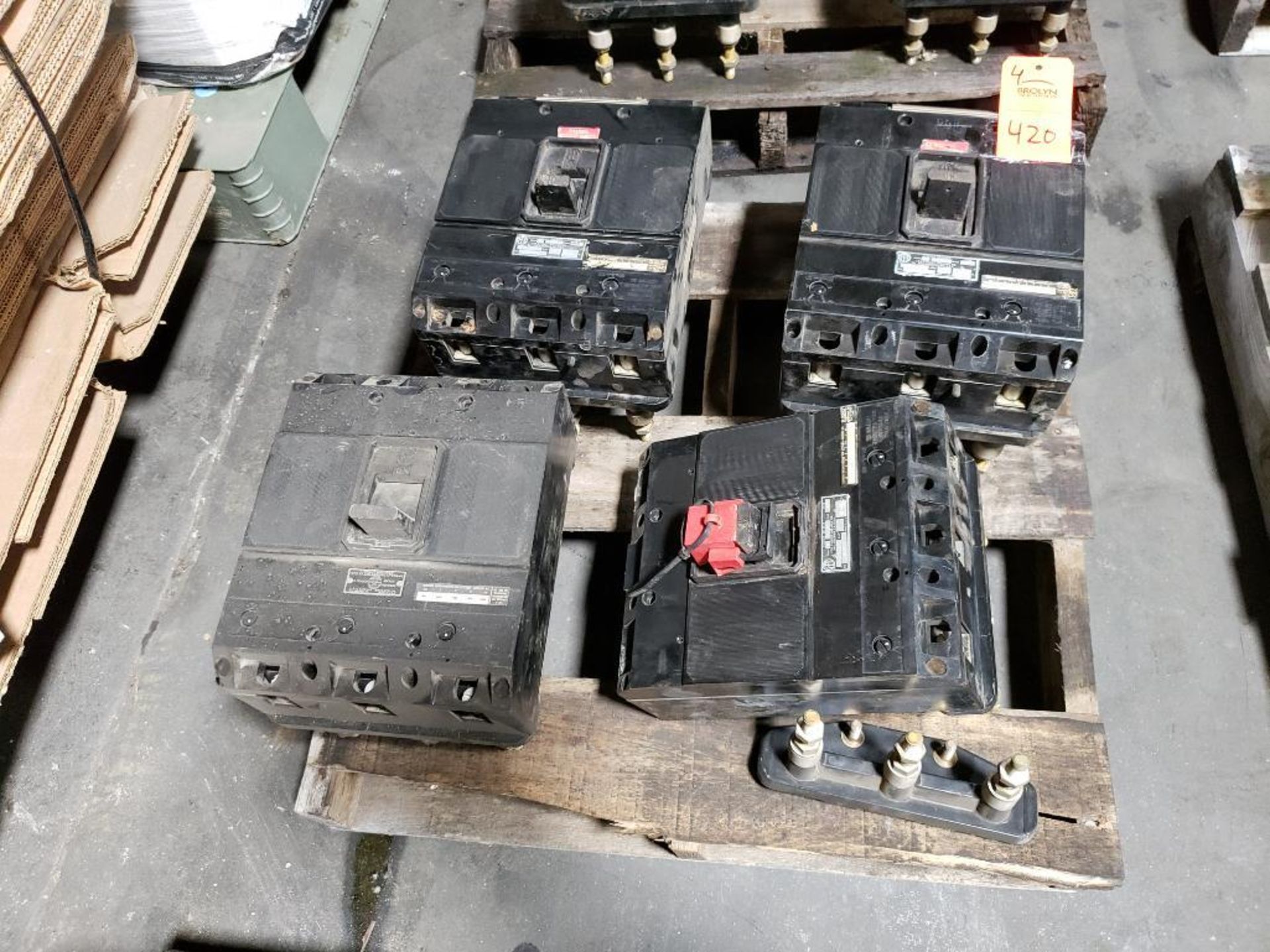 Qty 4 - ITE 3 pole J frame type ET molded case breaker.