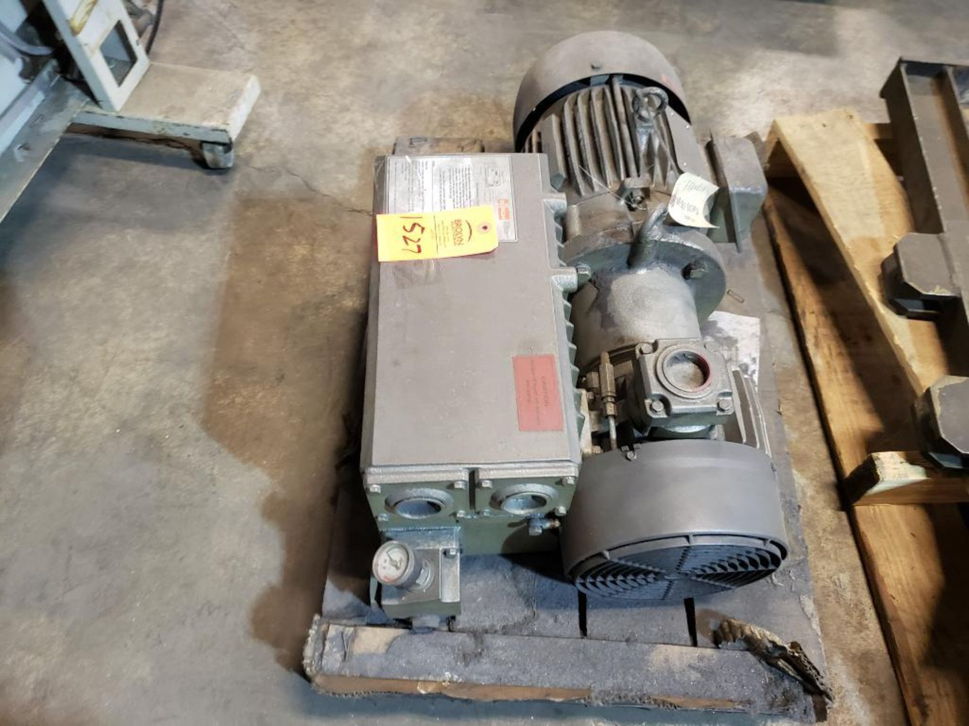 3hp Busch vacuum pump. Toshiba motor. Busch MDSJ006. - Image 5 of 6