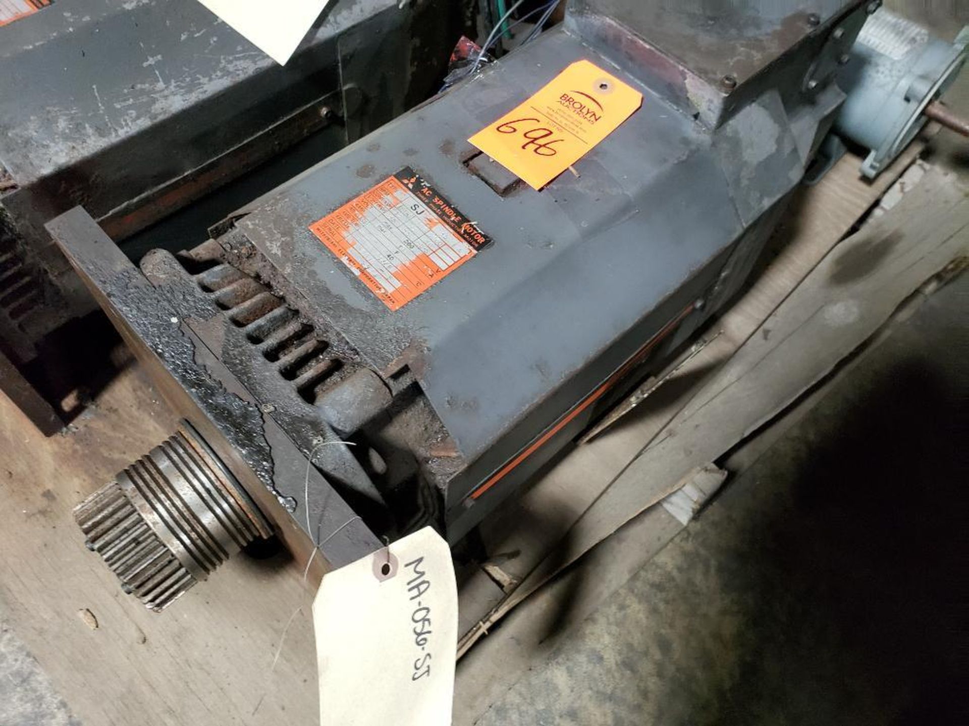 15kw Mitsubishi Electric AC spindle motor induction SJ-15A. 3PH, 200V, 5000RPM, 8132F-Frame.