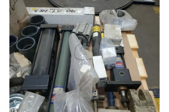 Full pallet - Large assortment of parts. Kyoho, Festo, SMC. - Image 5 of 19