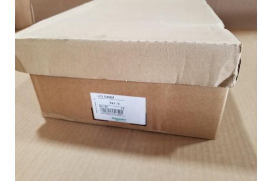 Qty 5 - Schneider Electric contactor. Part number LC1-D40Q7. - Image 3 of 3