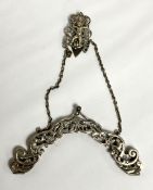 A Victorian silver ladies purse clasp and belt loop, London 1900, with an ornate hinged scrolled