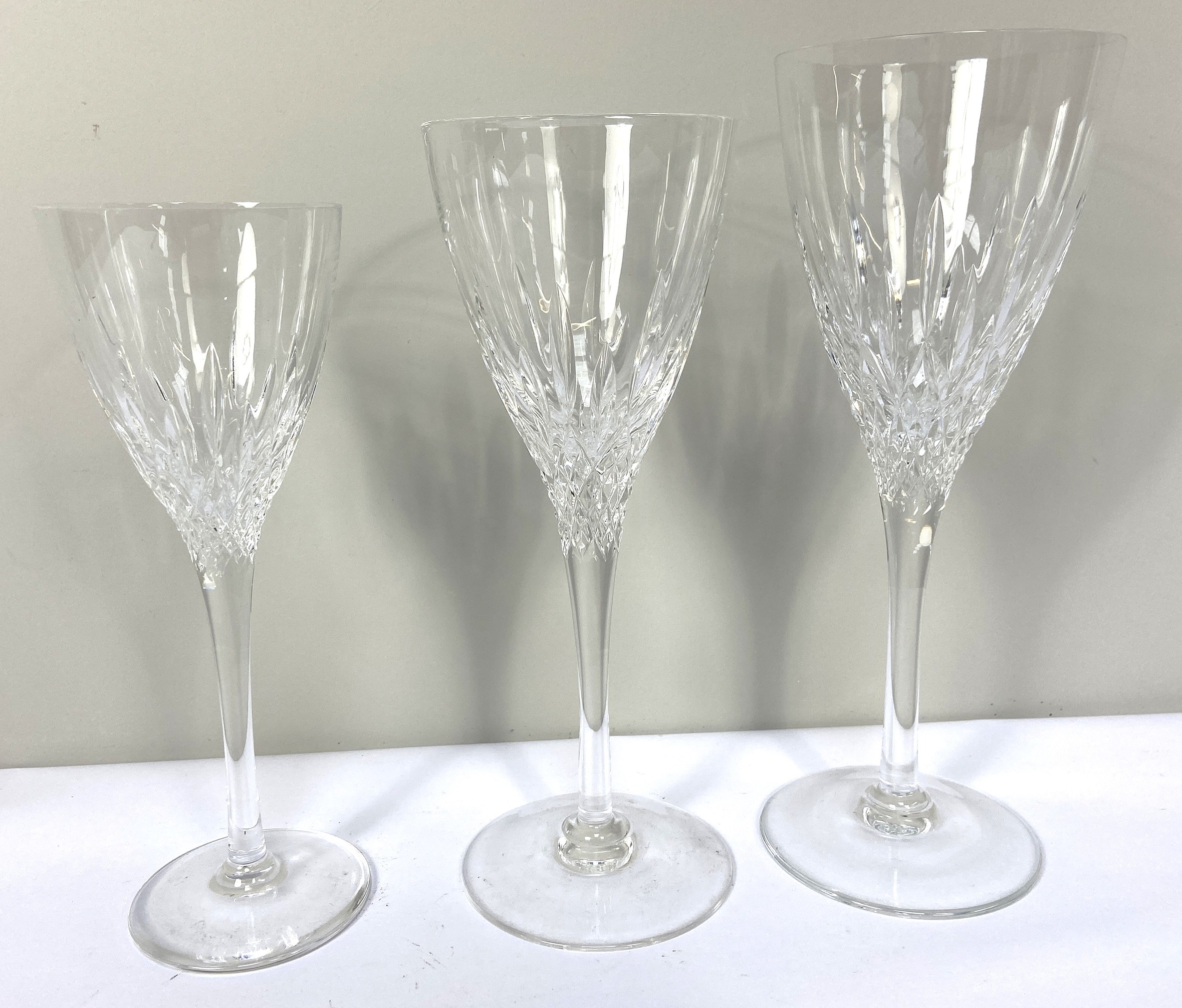 A set of modern table wine goblets, in three sizes, with fluted decoration (16) - Image 3 of 5