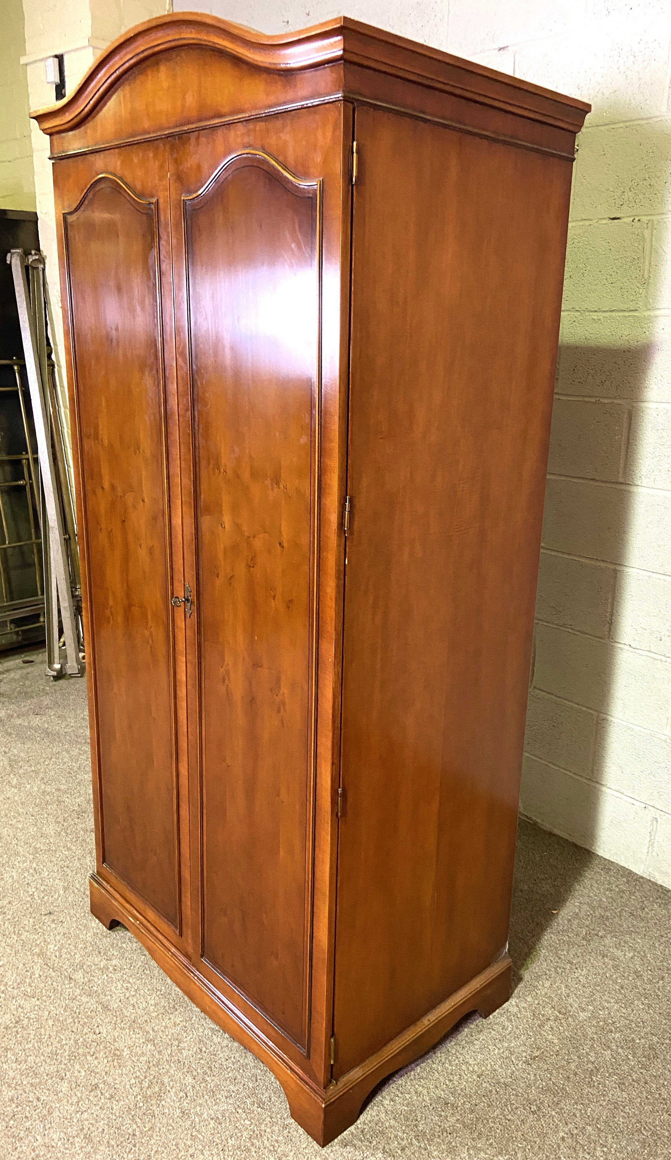 A Georgian reproduction two door wardrobe, with arched top - Image 3 of 4