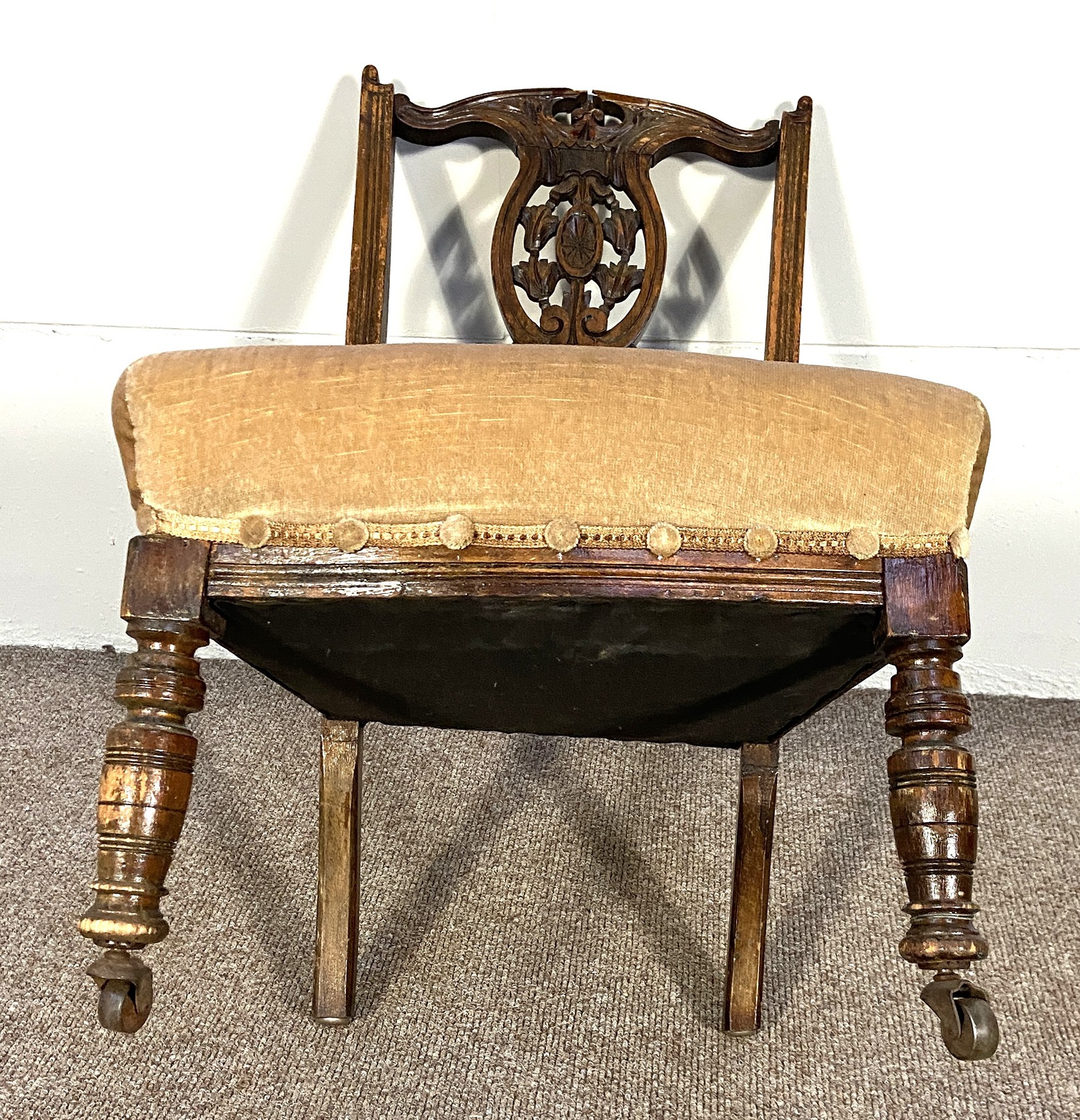 A pair of 19th century mahogany framed dining chairs, and a small salon chair with carved back (3) - Image 10 of 12