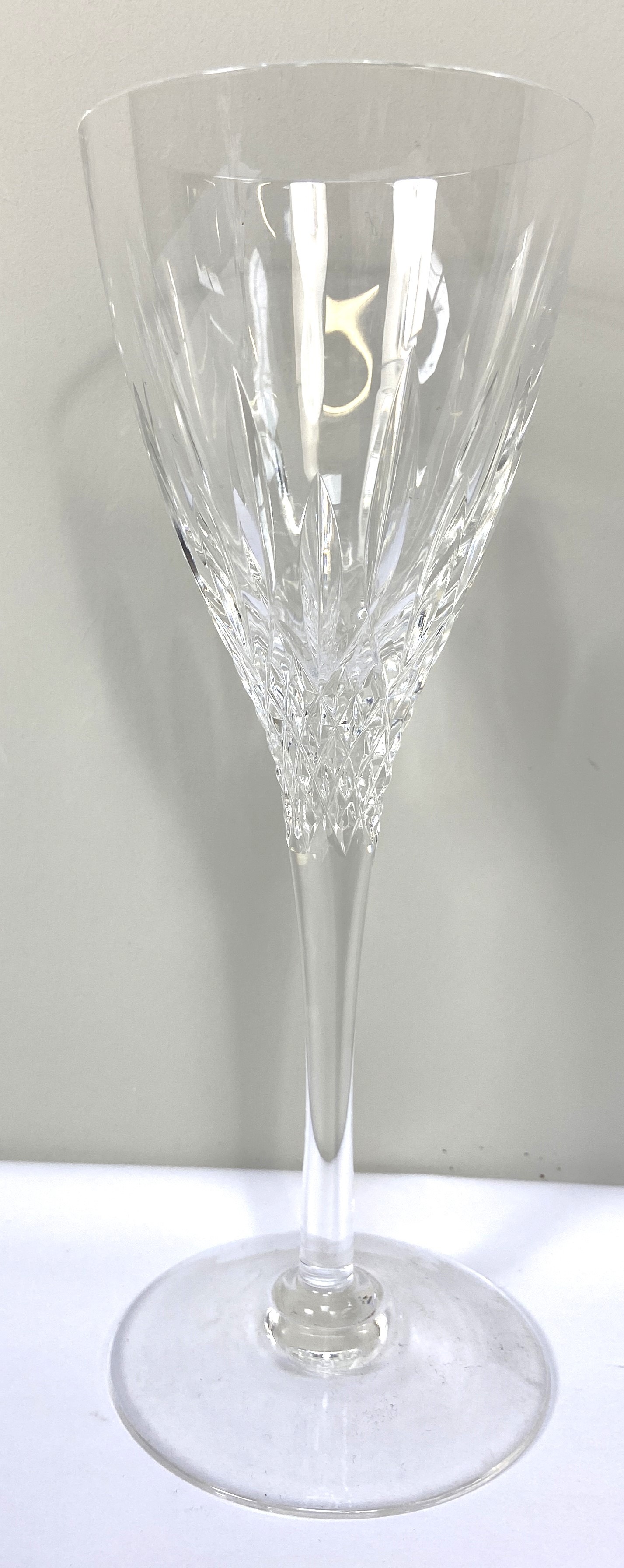 A set of modern table wine goblets, in three sizes, with fluted decoration (16) - Image 4 of 5