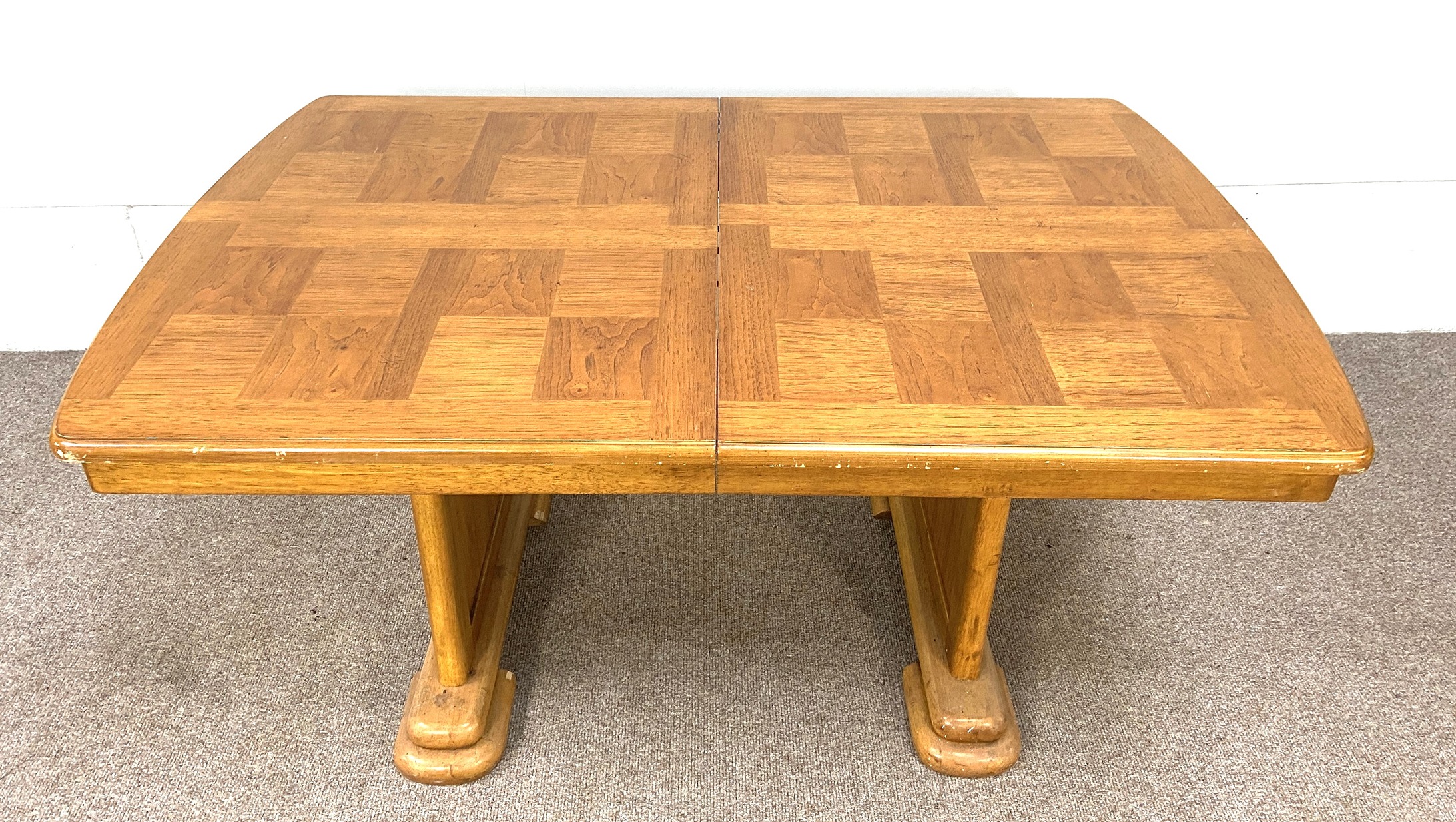 An Art Deco style extending dining table, with a single additional leaf, with 'chequered' top and - Image 7 of 10