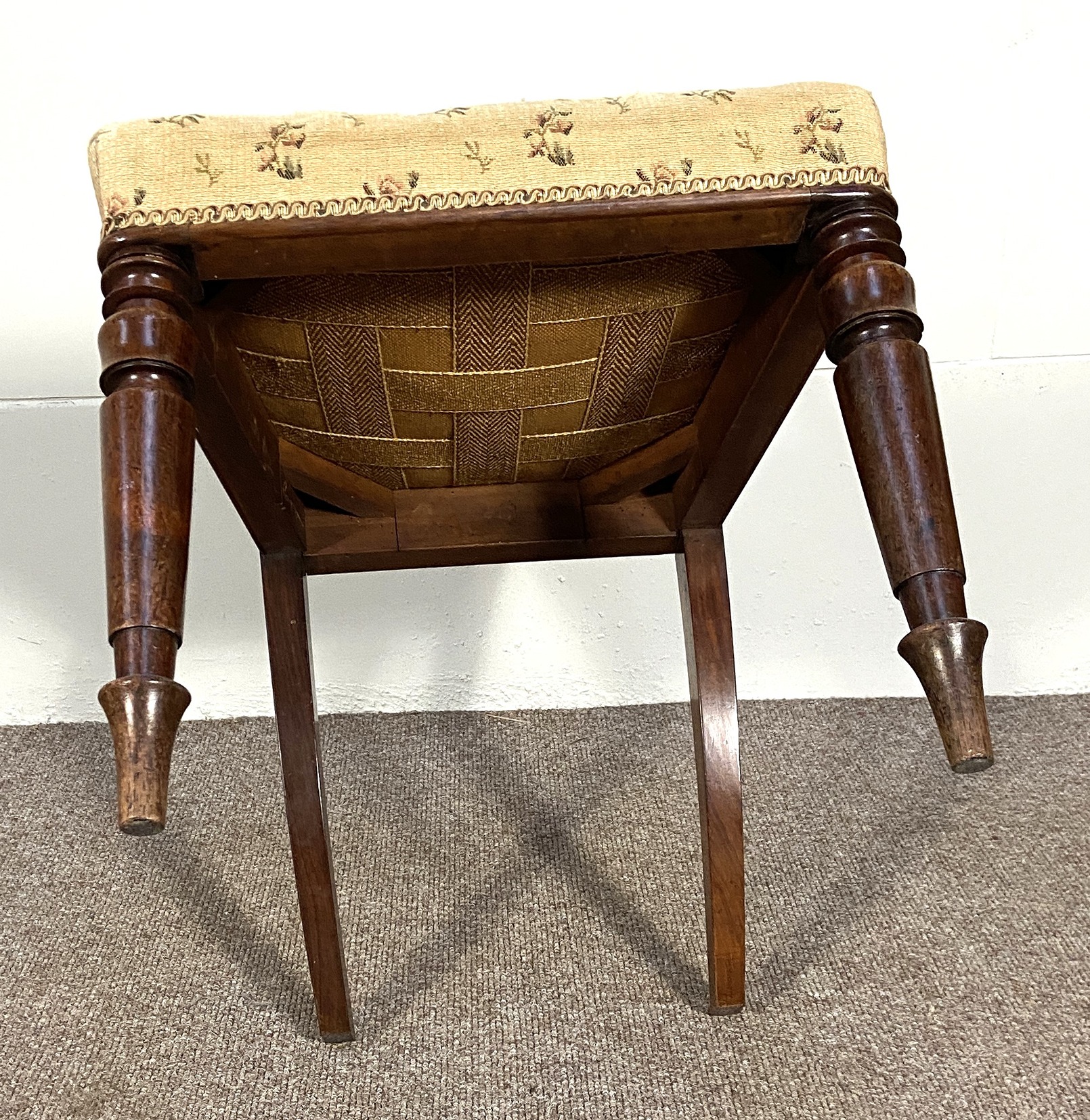 A pair of 19th century mahogany framed dining chairs, and a small salon chair with carved back (3) - Image 5 of 12