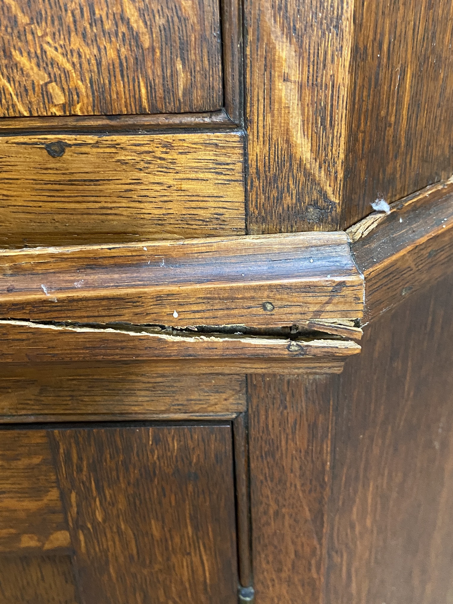 A large George III provincial oak floor standing corner cabinet, with canted sides, a single - Image 20 of 20