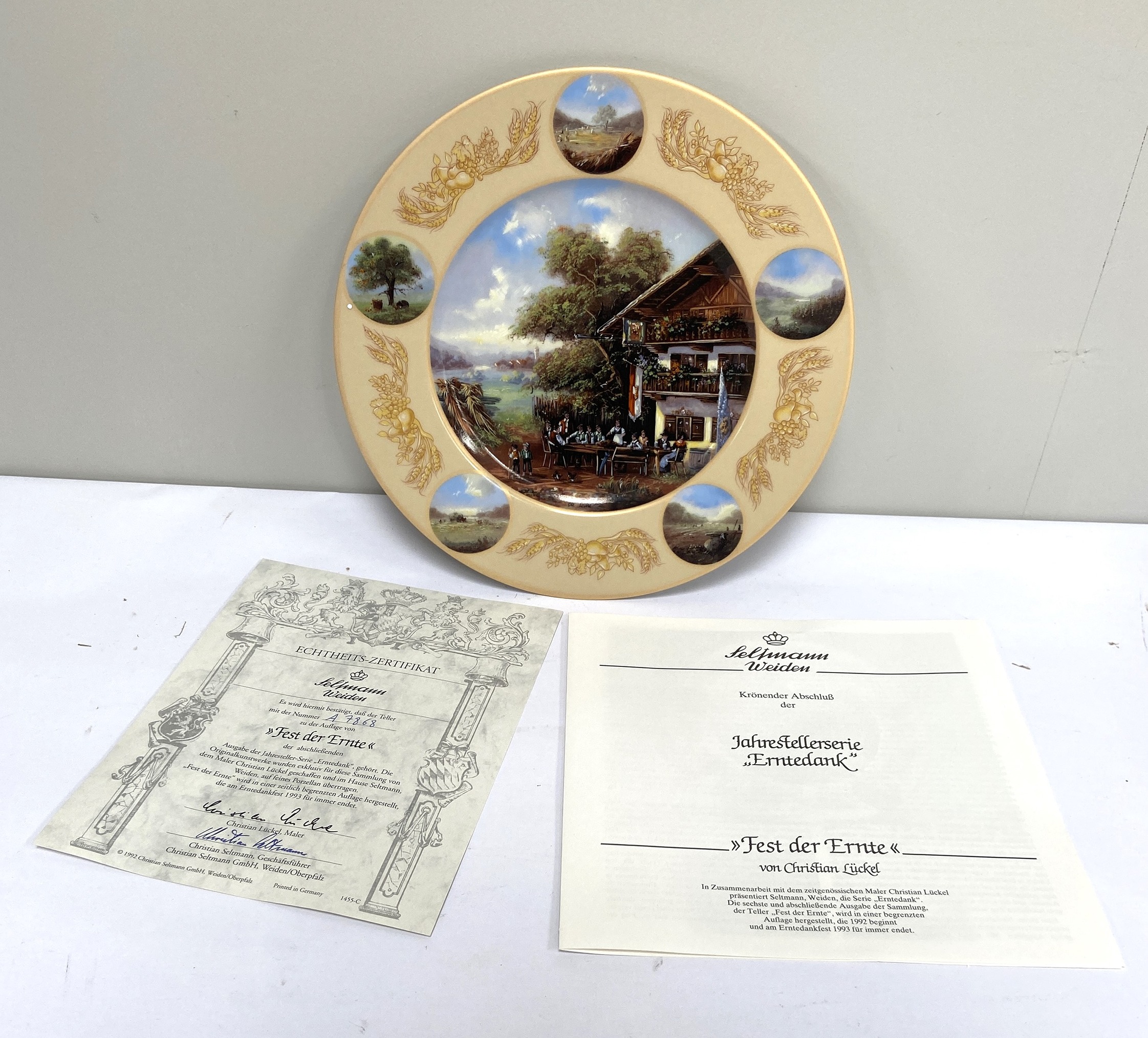 A group of assorted collectors plates, including boxed examples by Wedgwood; also mixed - Image 3 of 13
