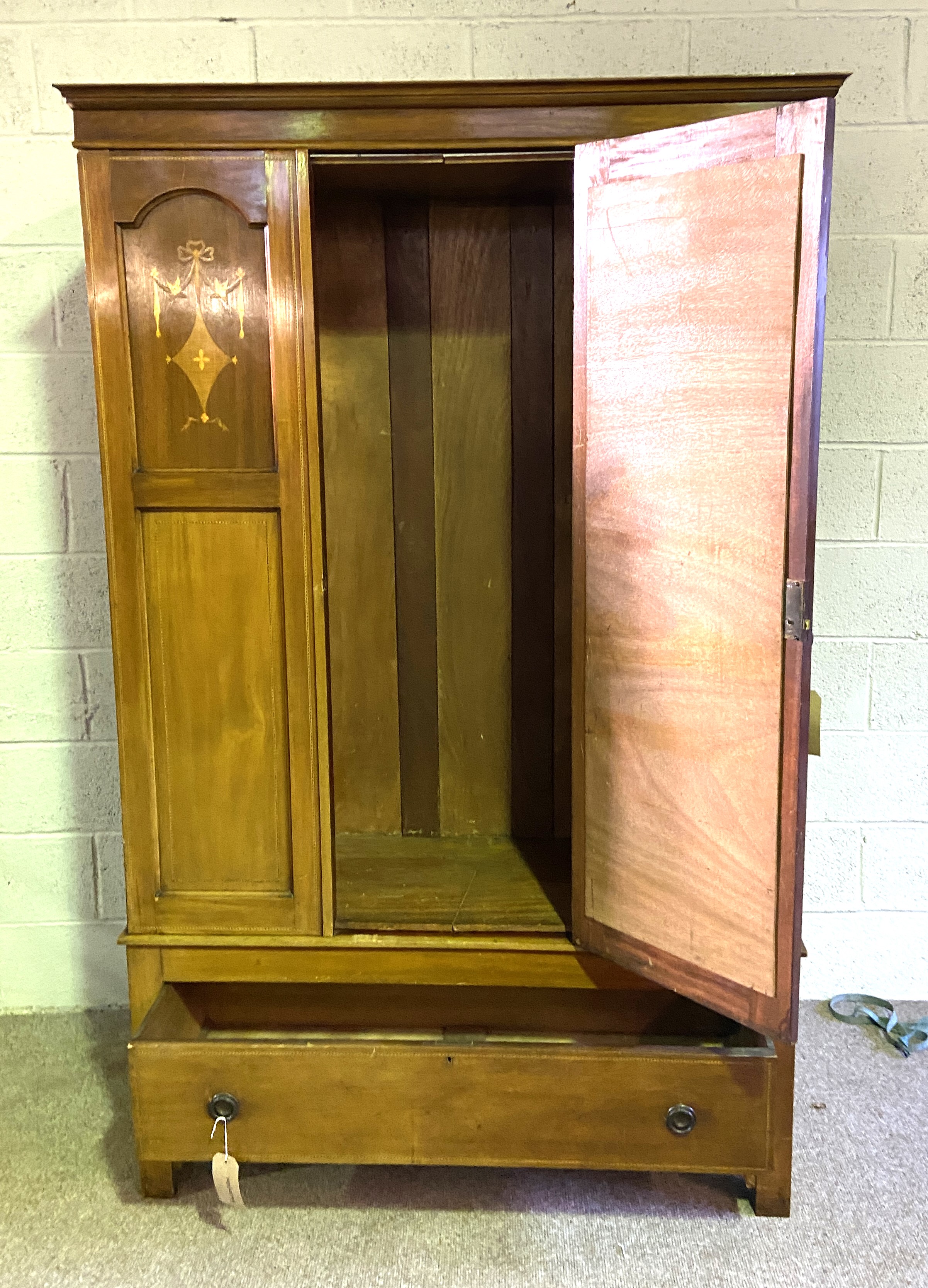 An Edwardian mahogany single door wardrobe with oval mirrored door - Image 3 of 3