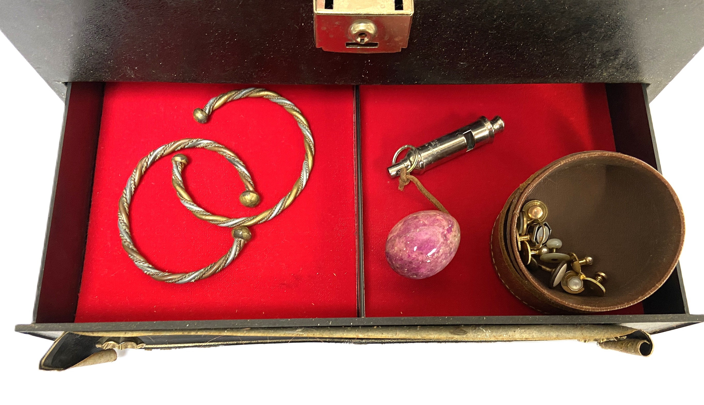 Assorted costume jewellery, including various necklaces, hat pins, pendants and related, in a - Image 3 of 10