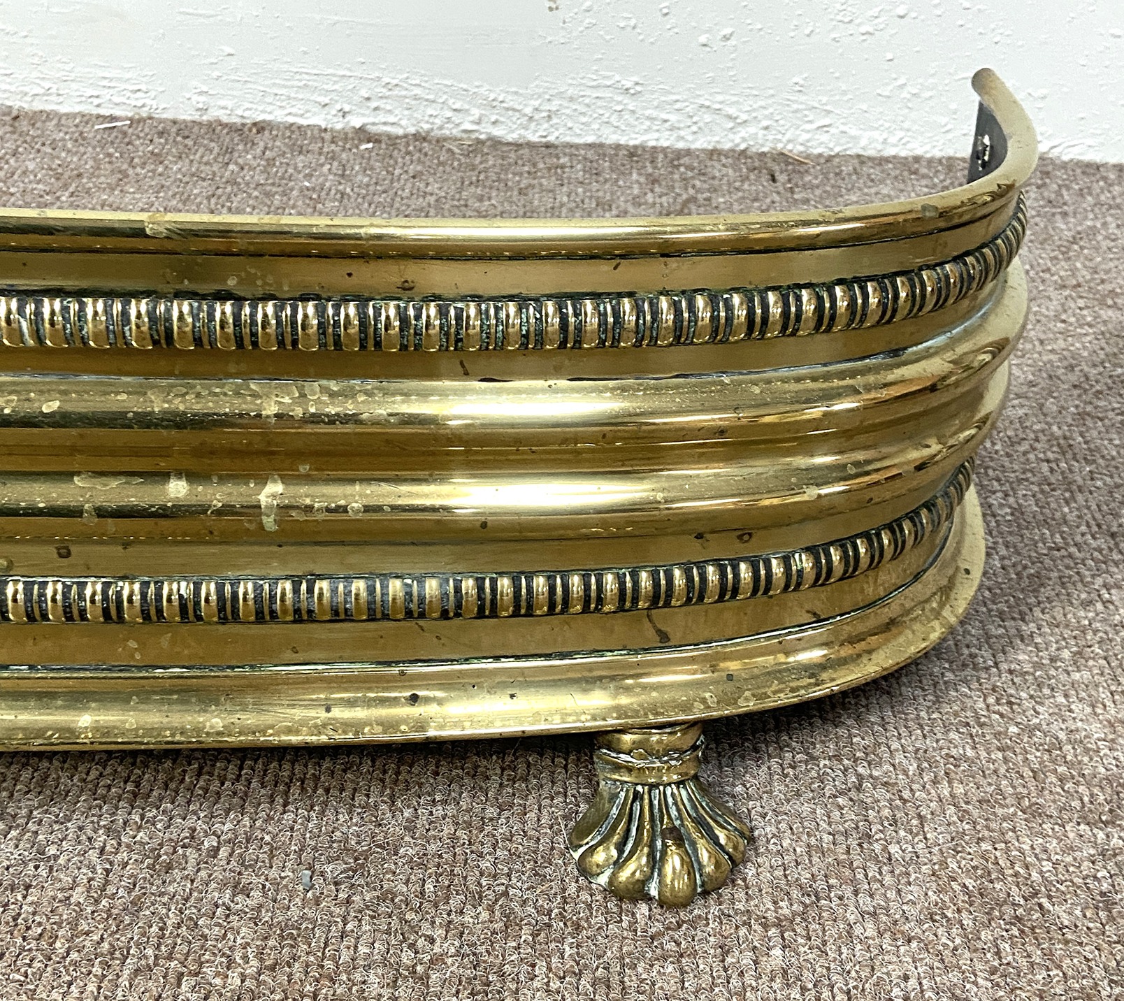 A 19th century brass fire curb, with beaded and moulded surround and two fan feet, 135cm wide - Image 3 of 3