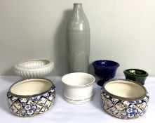 Assorted ceramics, including a large pottery bottle vase (a lot)