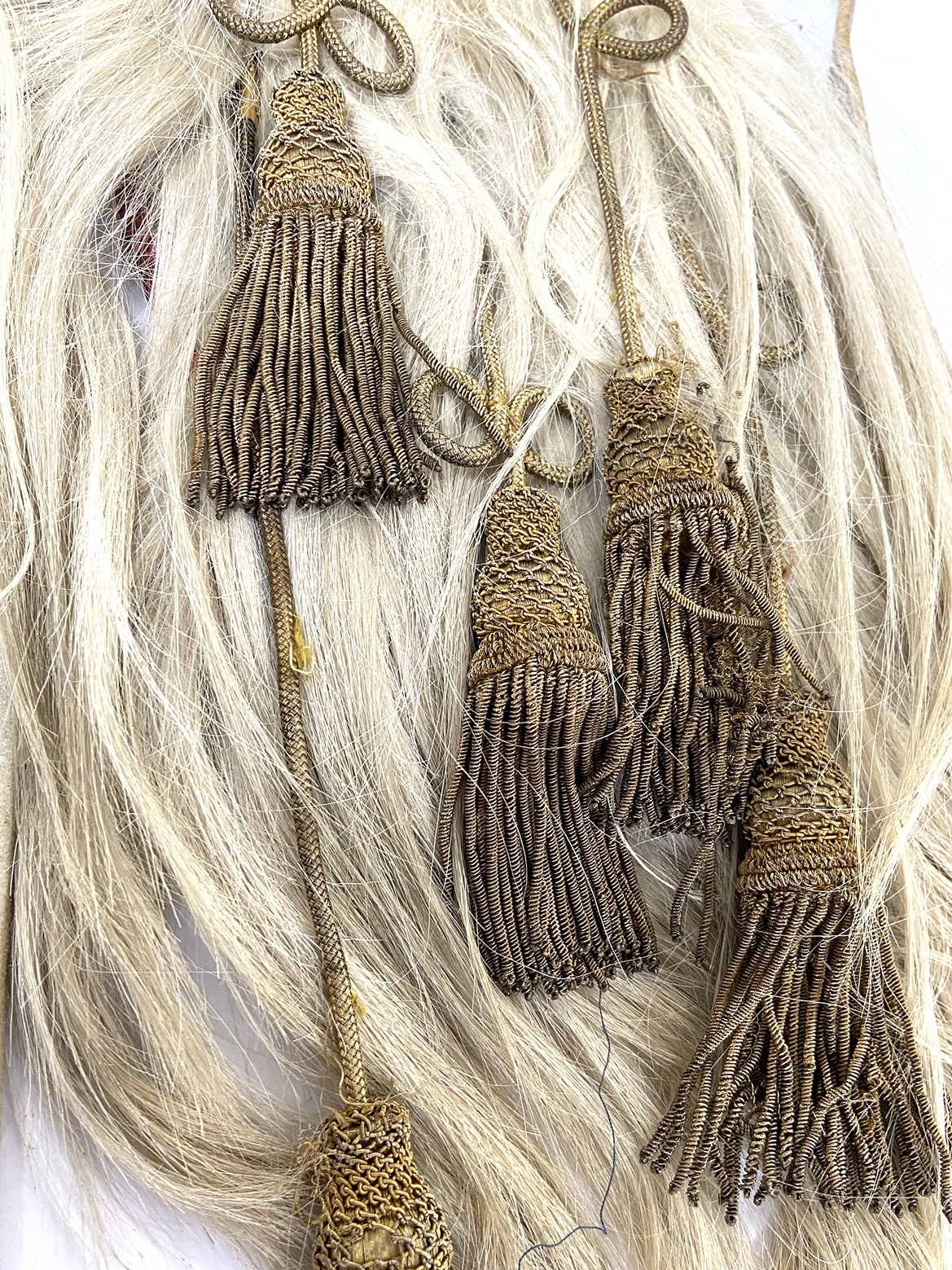 An Argyll & Sutherland Highlanders Regimental Officers Levee Sporran, with white horse hair, - Image 4 of 5