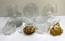 Assorted clear glass table ware, including various pressed glass bowls and dishes (a lot)