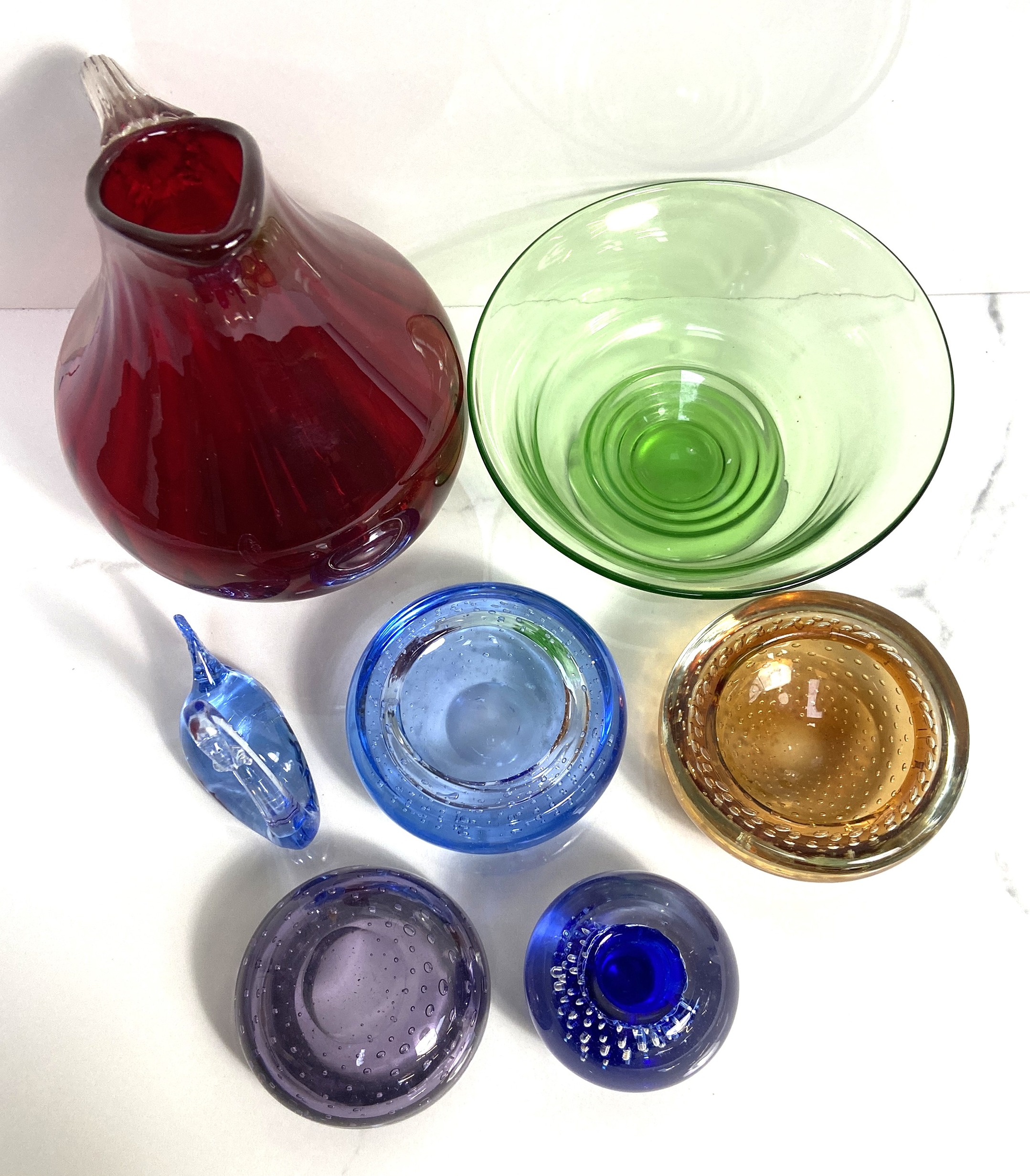 Assorted coloured glassware, including a large vintage ruby glass water jug, and blue decorative - Image 2 of 6