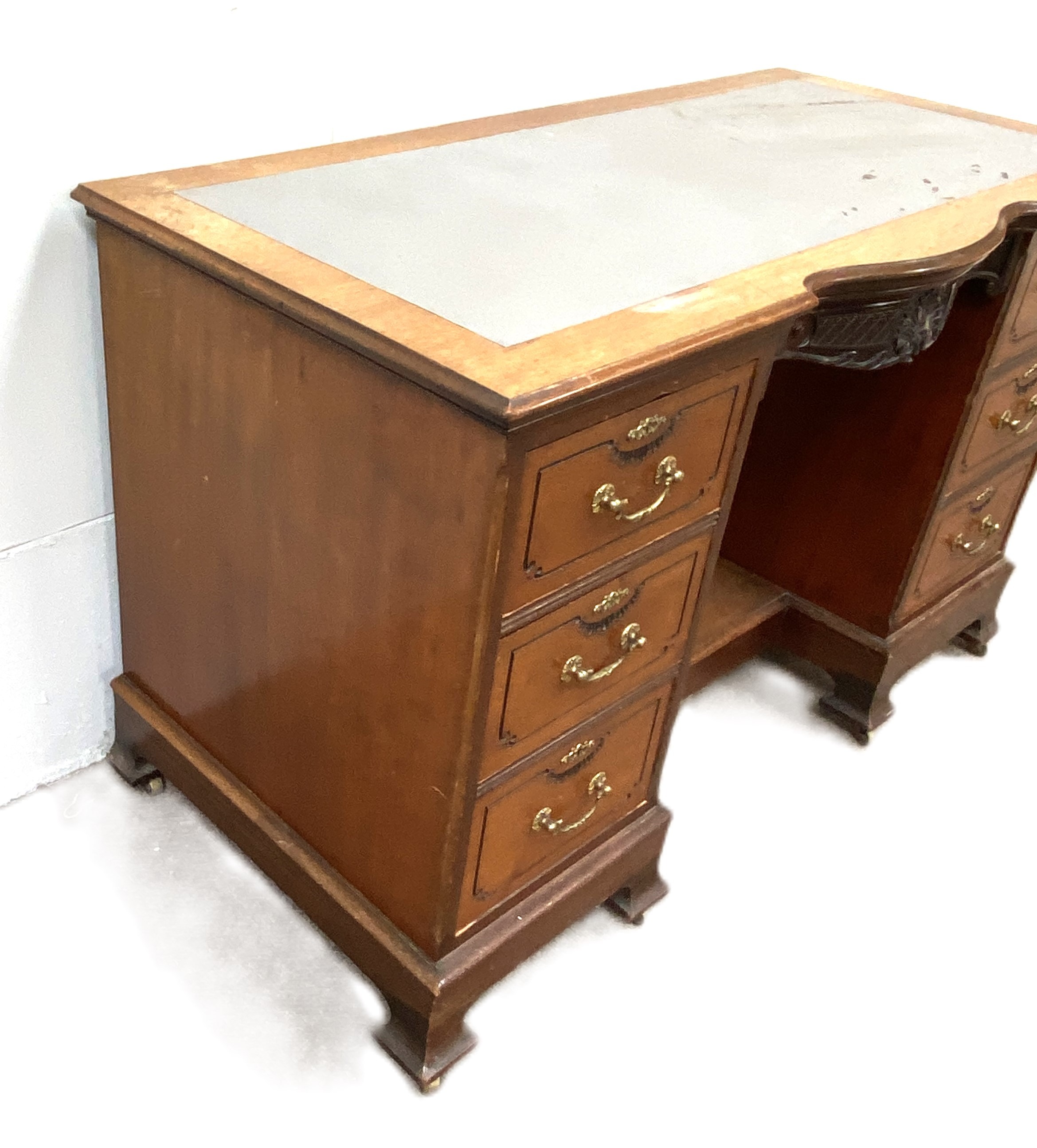 A late Victorian mahogany kneehole desk, with shaped and moulded oblong top over a footwell and - Image 8 of 8