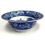 Assorted ceramics, including a large blue and white transfer print wash bowl, a covered tureen and