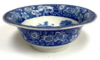 Assorted ceramics, including a large blue and white transfer print wash bowl, a covered tureen and