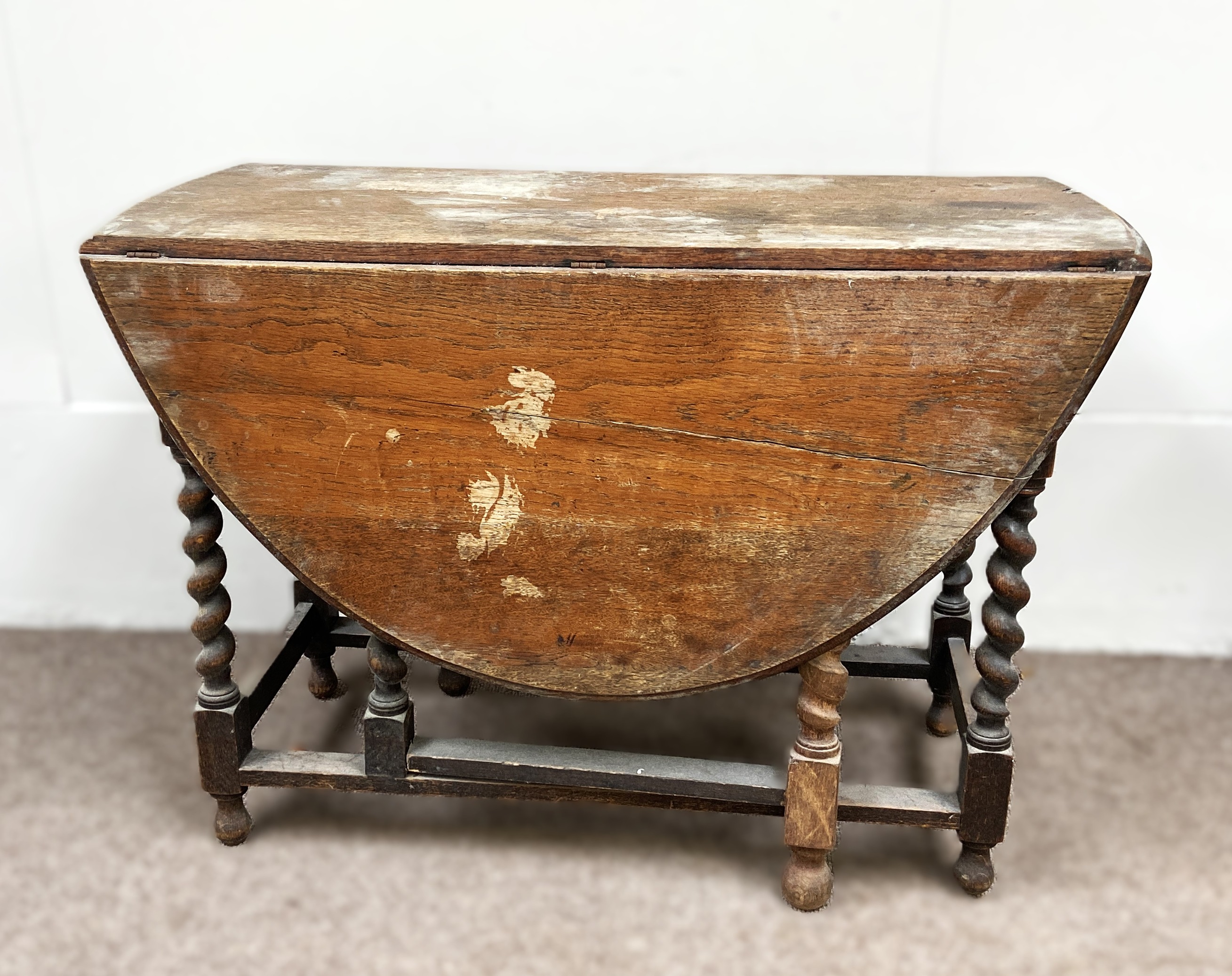 An oak gateleg table; a folding card table; small composition gilt wall mirror and a shooting - Bild 5 aus 6