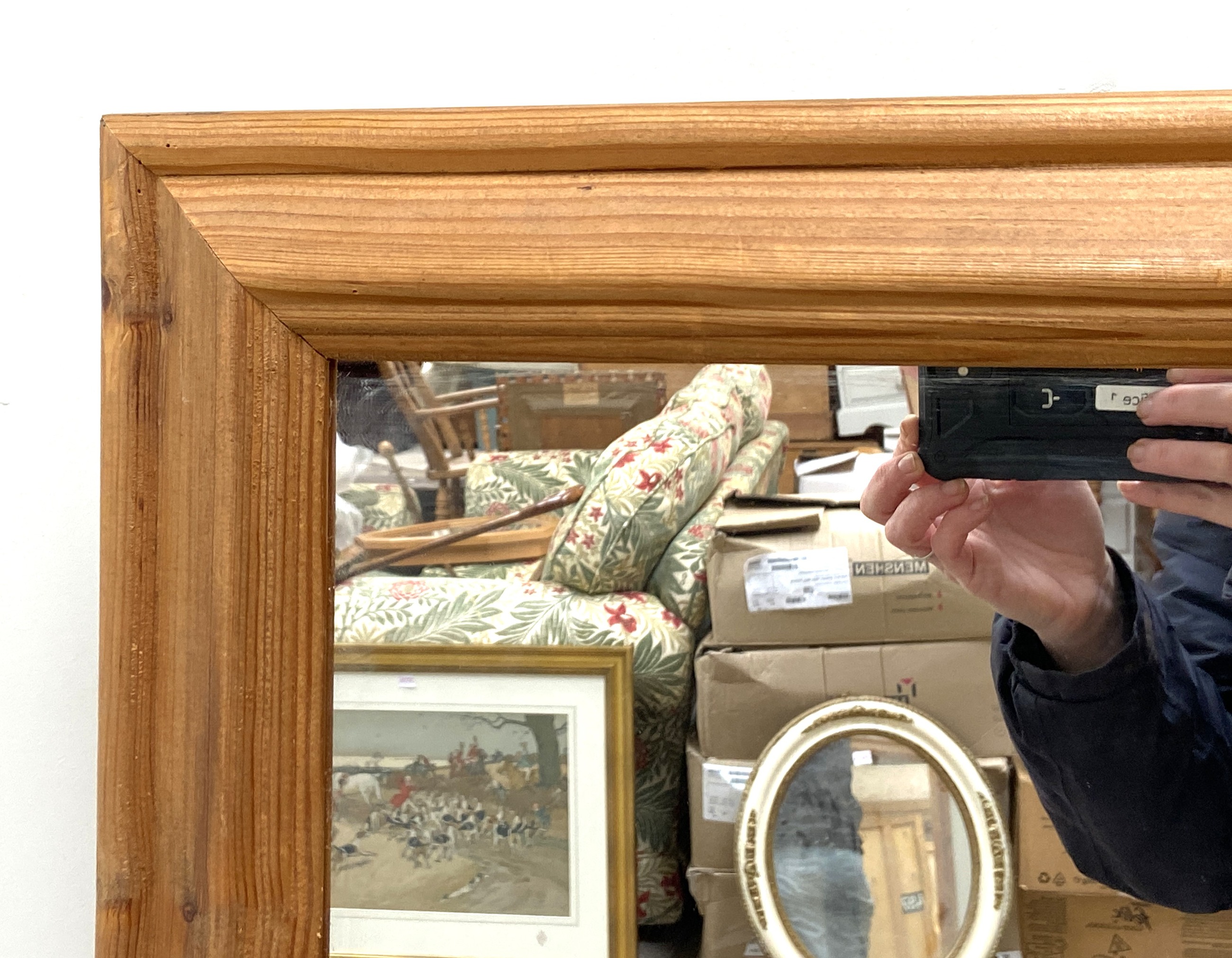 Three assorted mirrors, including a white and gilt painted oval wall mirror; a pine framed - Image 5 of 10