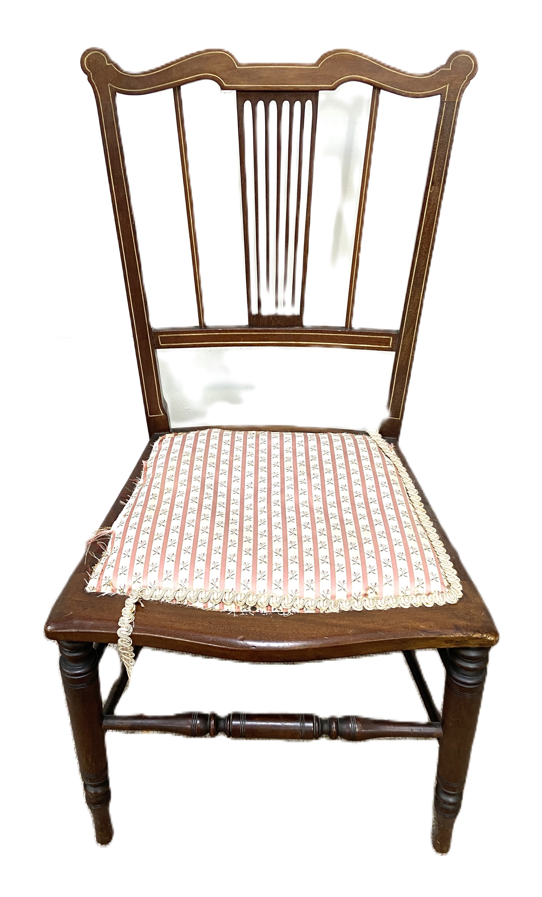 An Edwardian upholstered and spindle set armchair; together with two small inlaid parlour chairs ( - Bild 2 aus 7