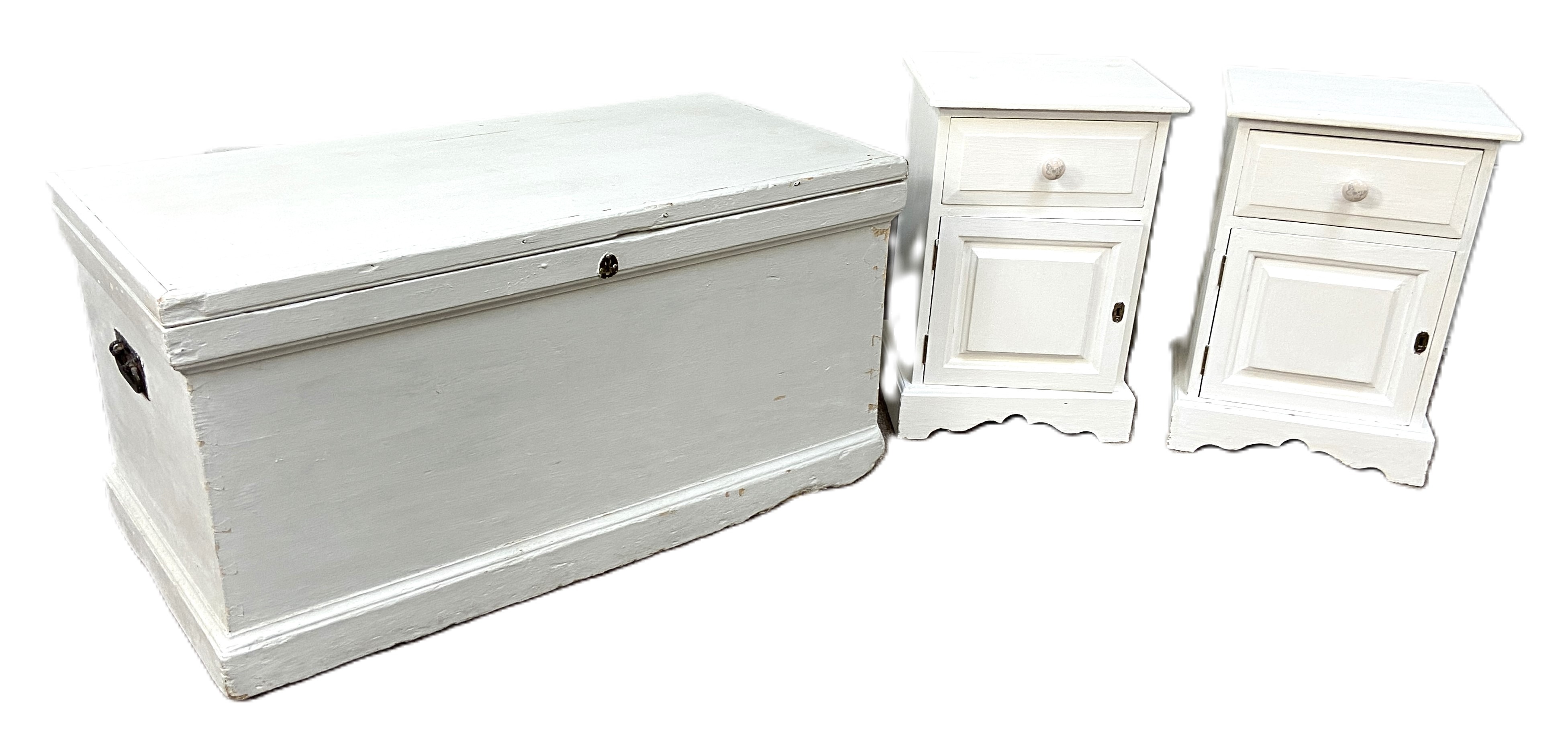 A blanket chest, painted in light grey, 104cm wide; with two white painted bedside cabinets (3)