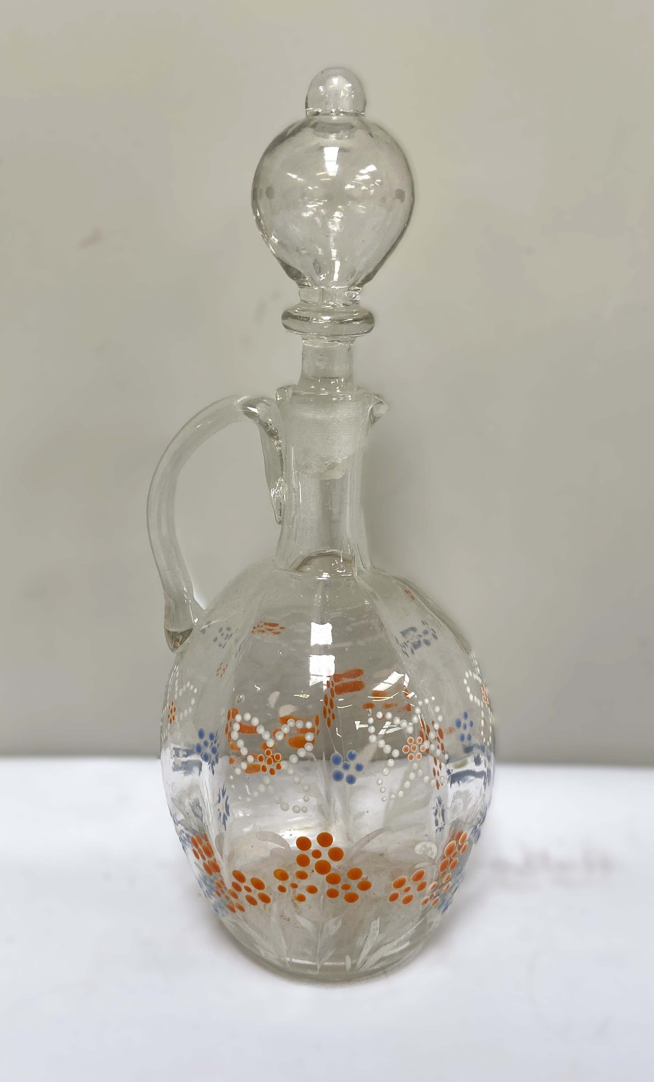 Assorted glassware, including various decanters and an oil lamp (a lot) - Image 4 of 7