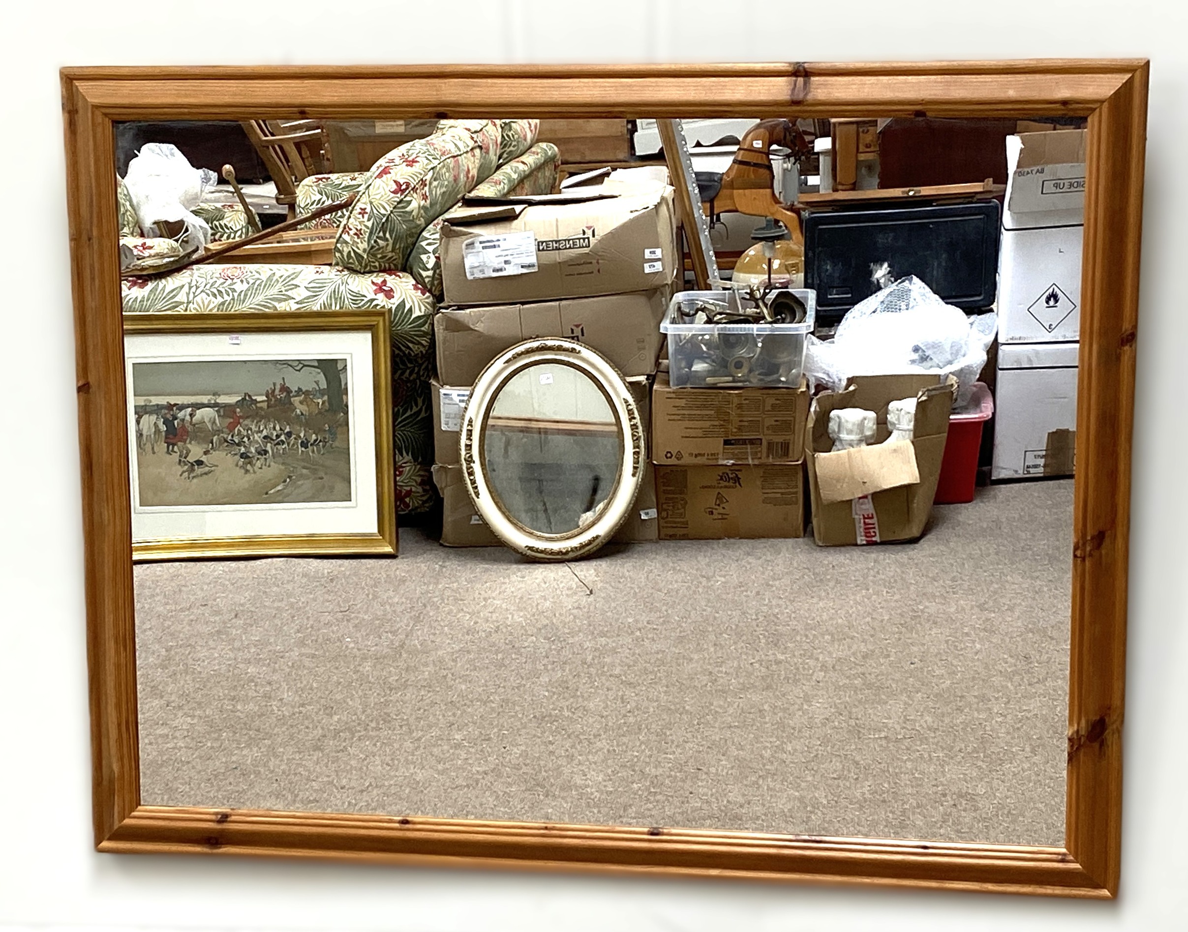 Three assorted mirrors, including a white and gilt painted oval wall mirror; a pine framed - Image 4 of 10