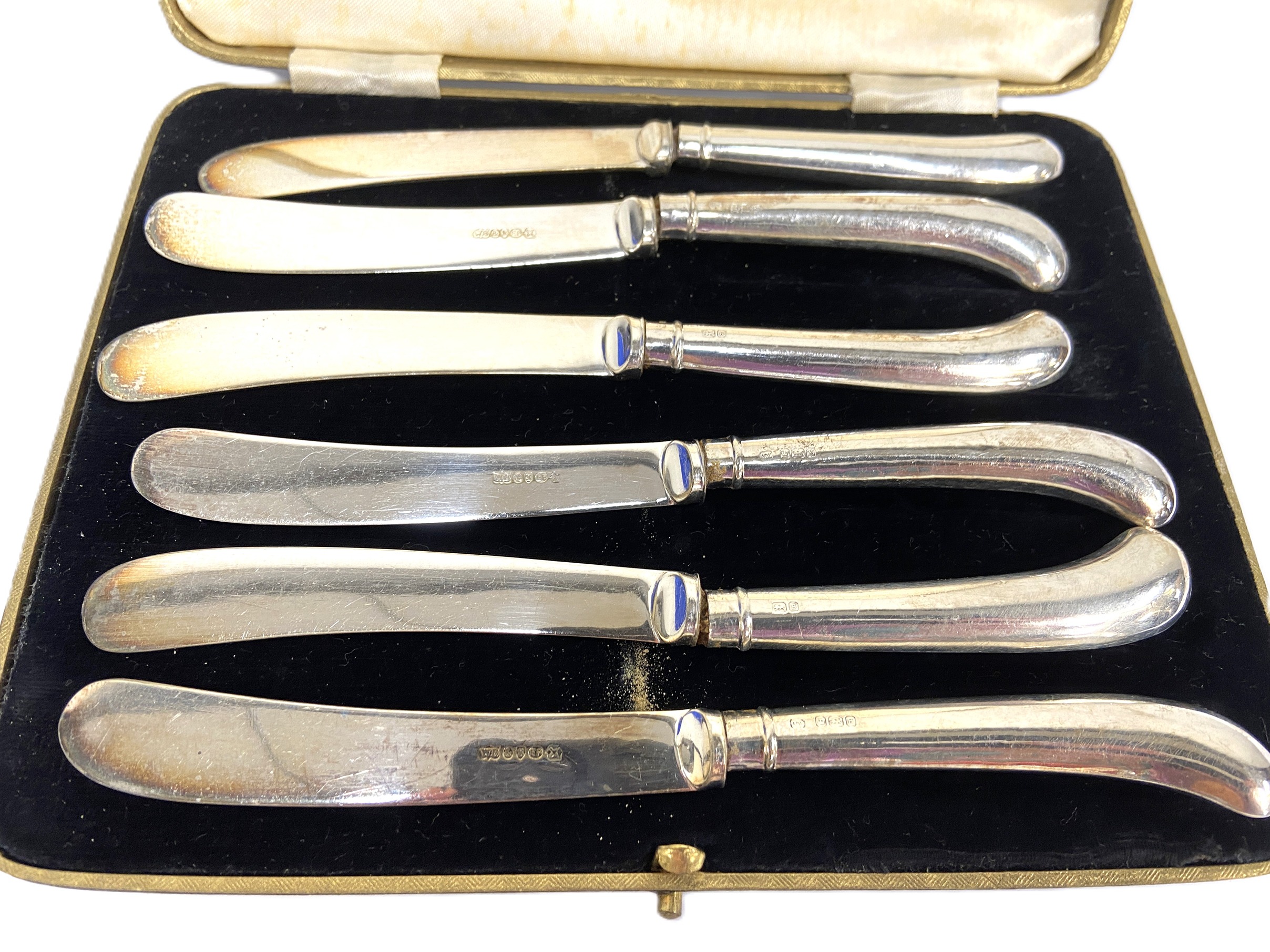 A group of assorted cased silver and silver plated flatware, including two cased sets of twelve - Bild 6 aus 11